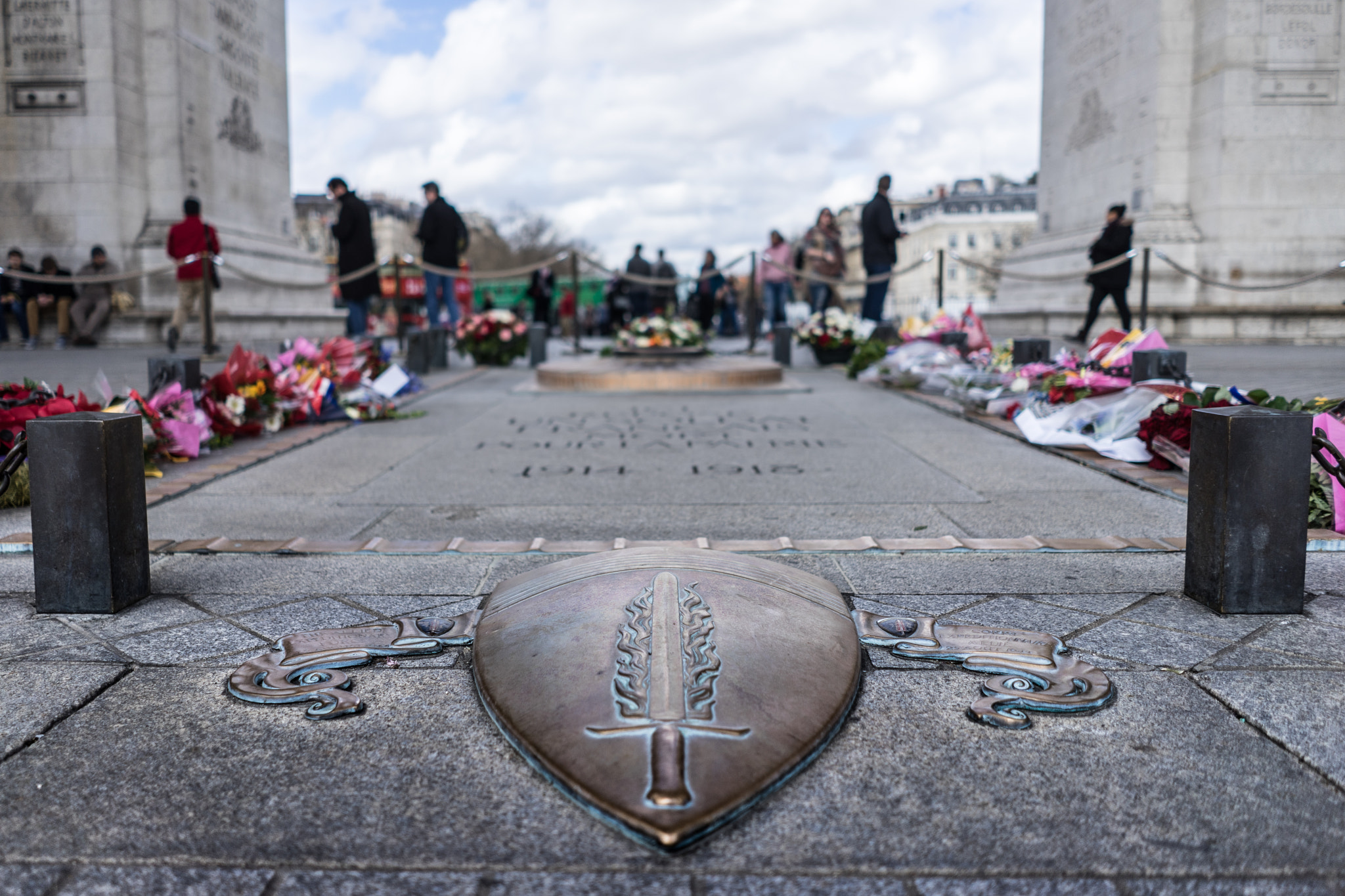 Sony FE 28mm F2 sample photo. Arc de triomphe de l'Étoile, paris, france photography