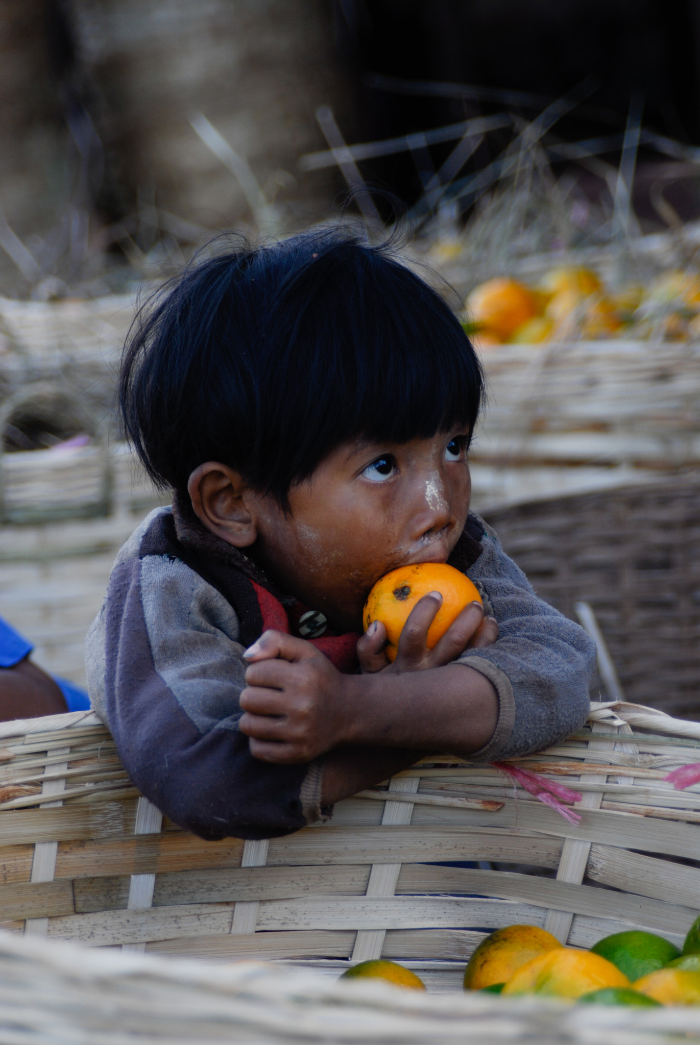 AF Zoom-Nikkor 28-105mm f/3.5-4.5D IF sample photo. Boy, mountain village near kalaw photography