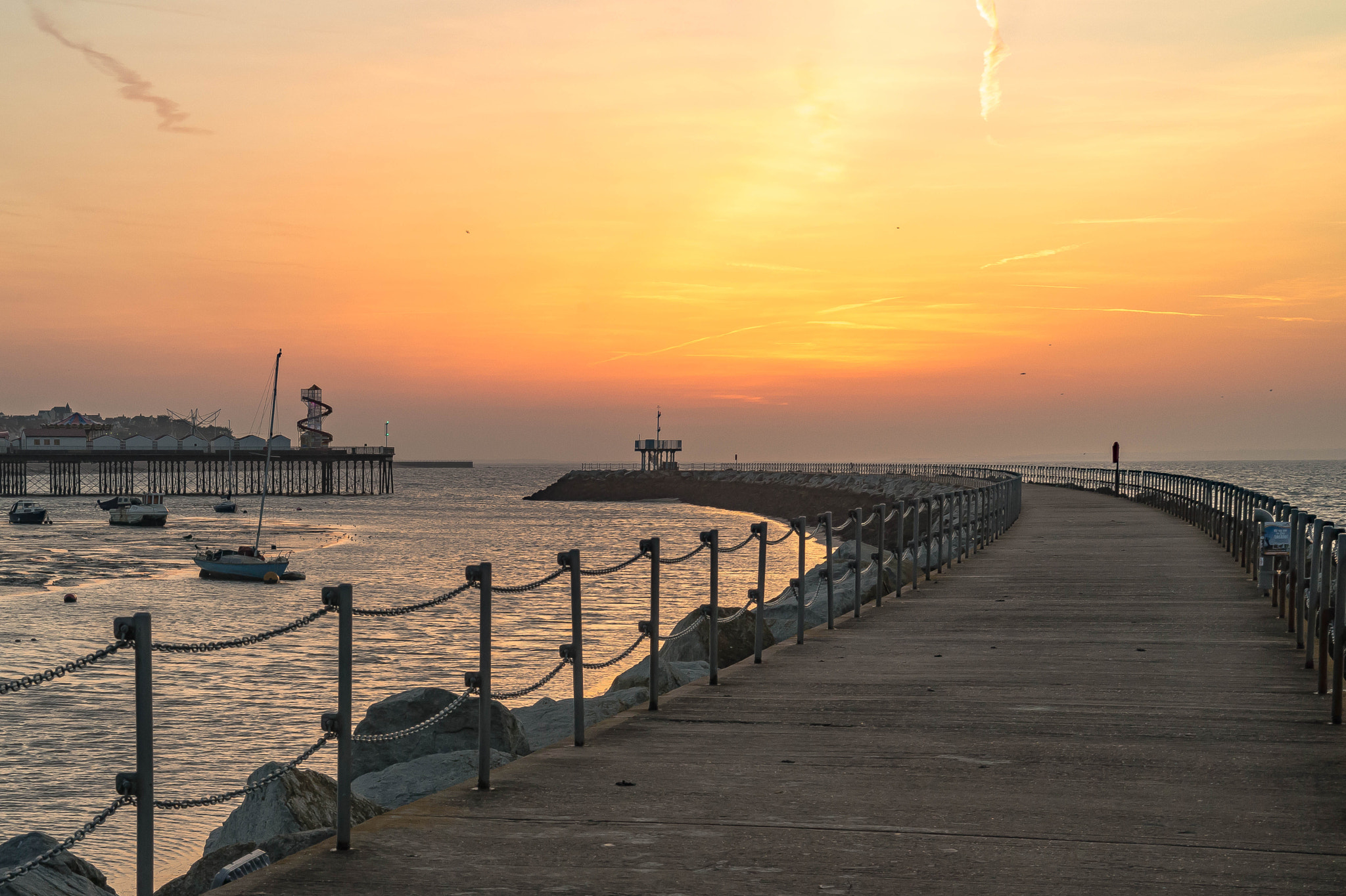 Sony a99 II sample photo. Harne bay harbour arm photography