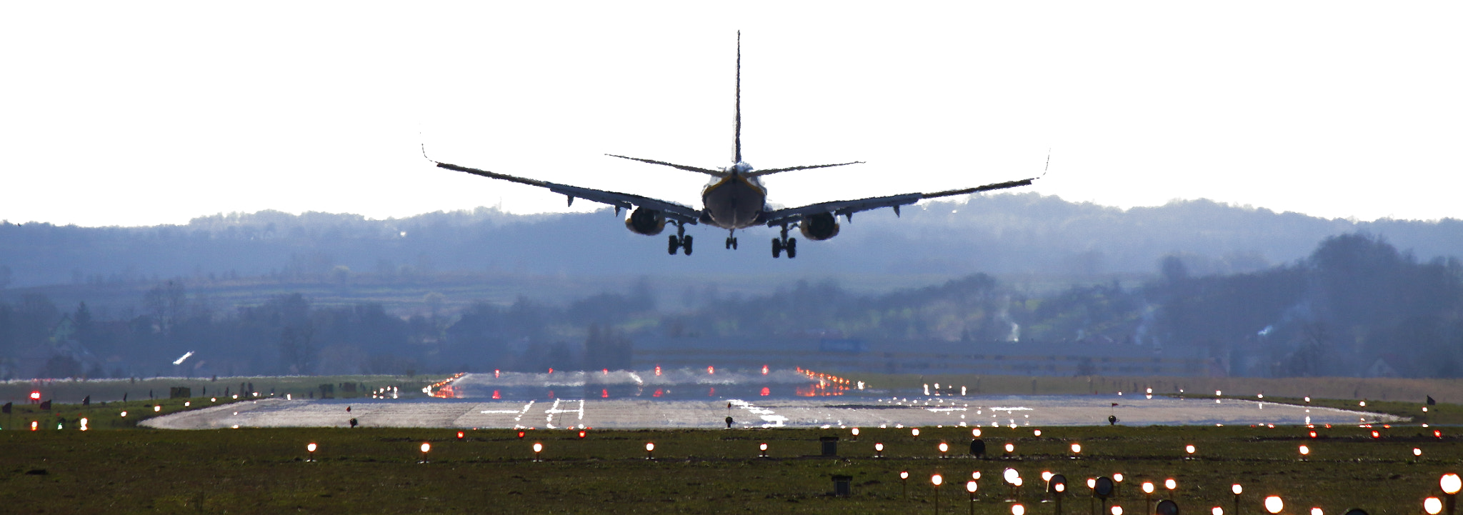 Canon EOS 50D + Canon EF-S 55-250mm F4-5.6 IS sample photo. Landing photography