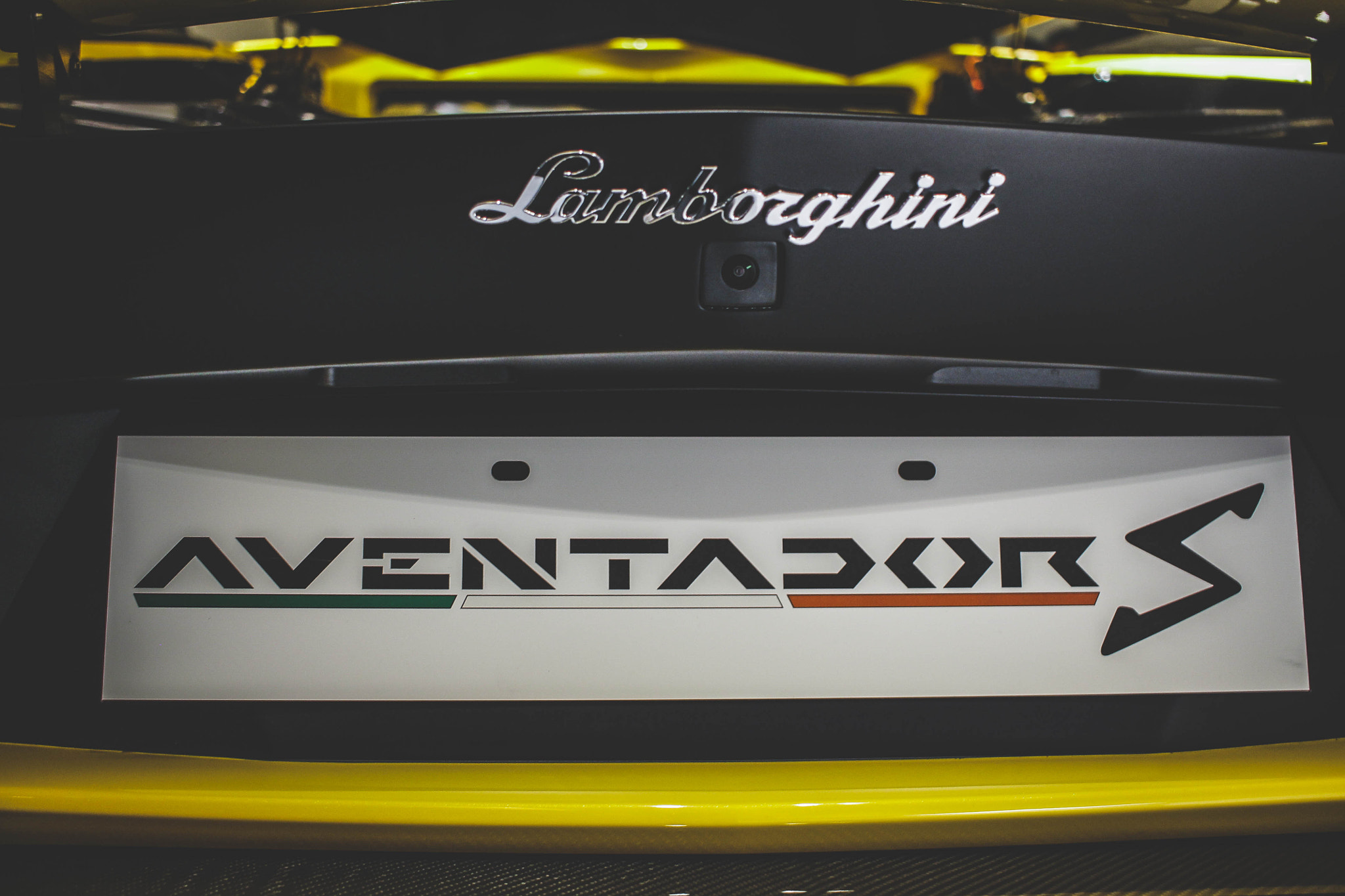 Canon EF-S 24mm F2.8 STM sample photo. Lamborghini lv photography