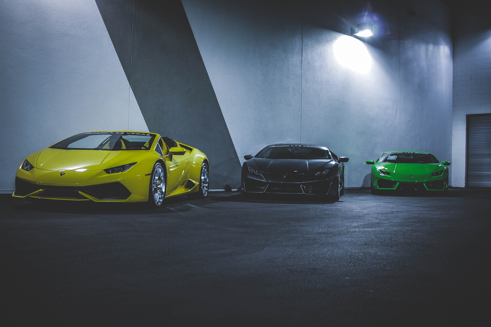 Canon EF-S 24mm F2.8 STM sample photo. Lamborghini lv photography