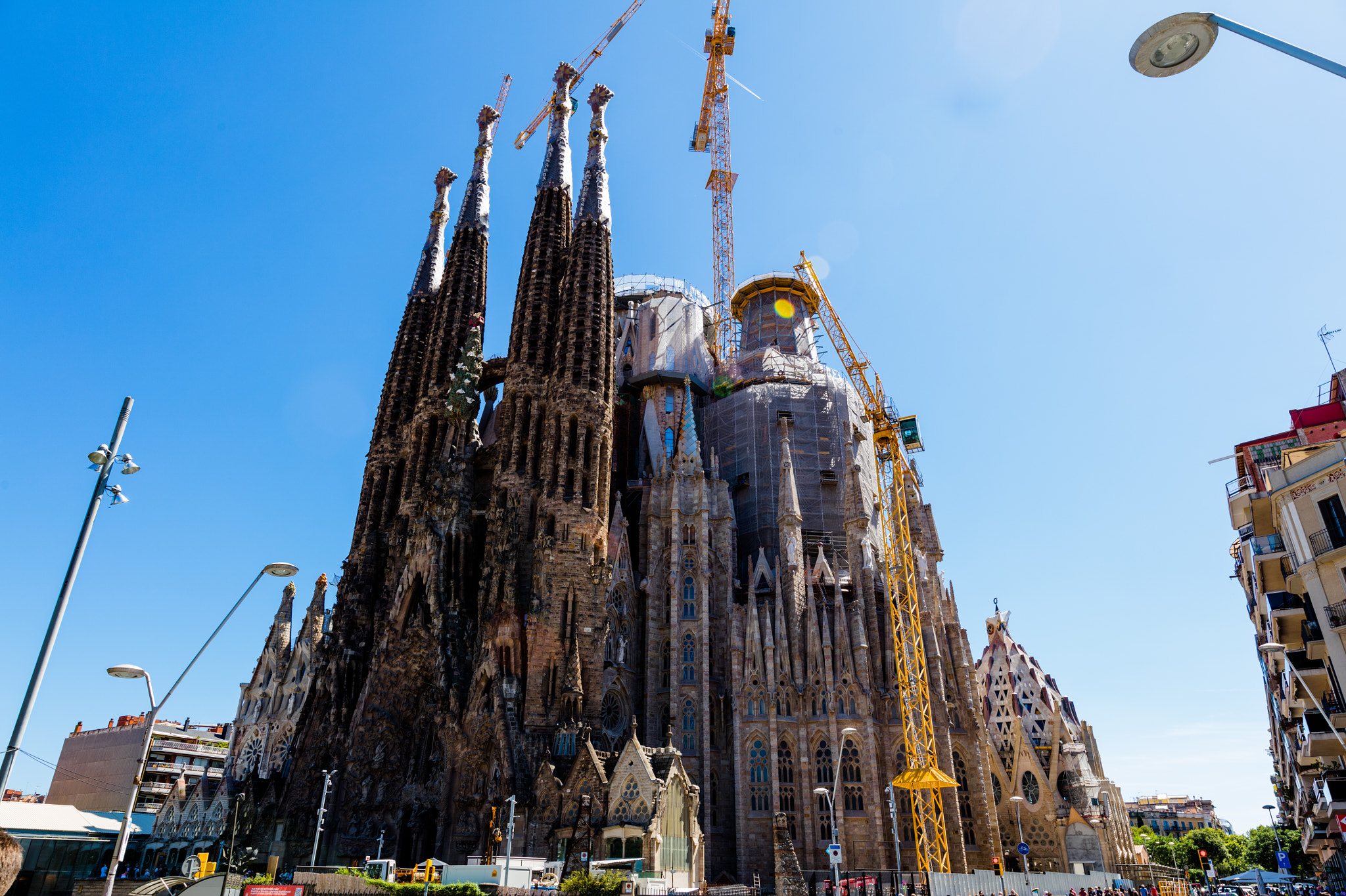 Canon EOS 5DS R + Canon EF 11-24mm F4L USM sample photo. La sagrada familia photography