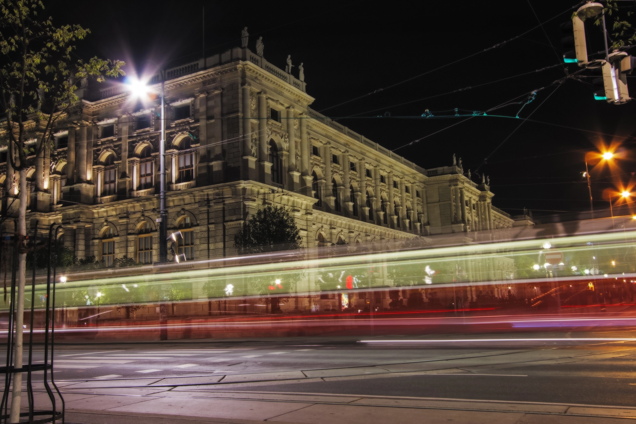 Canon EF-S 10-22mm F3.5-4.5 USM sample photo. Wien nachts photography