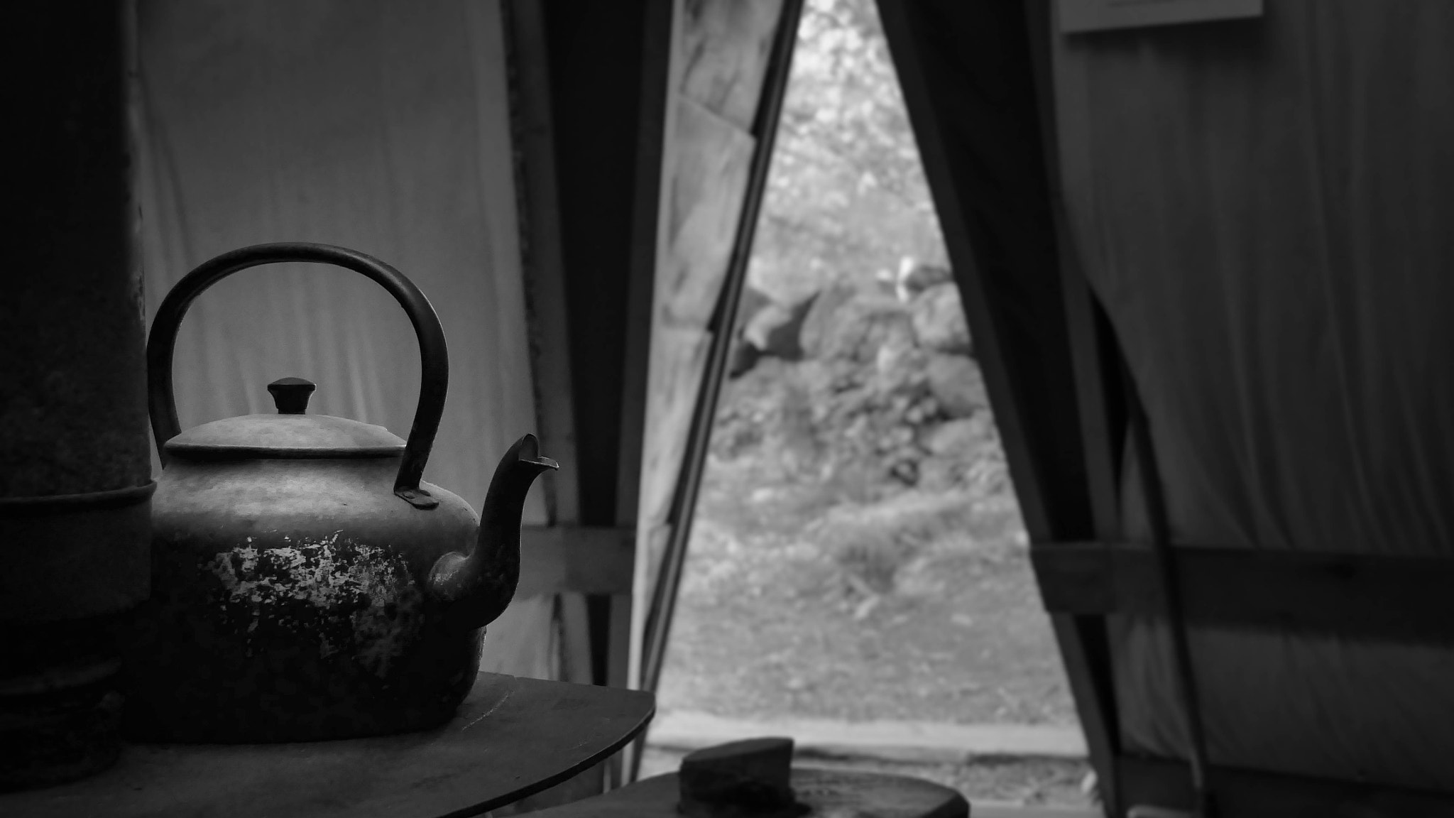 Panasonic Lumix DMC-G7 sample photo. Cast-iron teapot photography