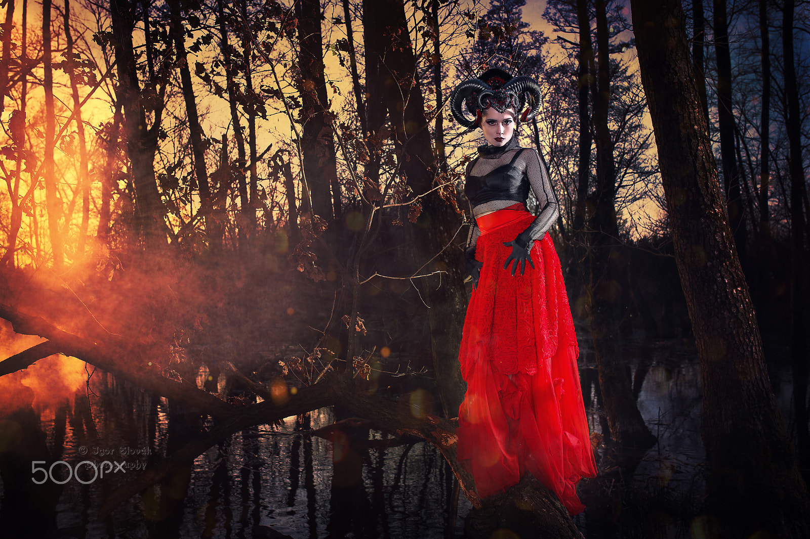 Sigma 35mm F1.4 DG HSM Art sample photo. Dark fashion photoshooting photography