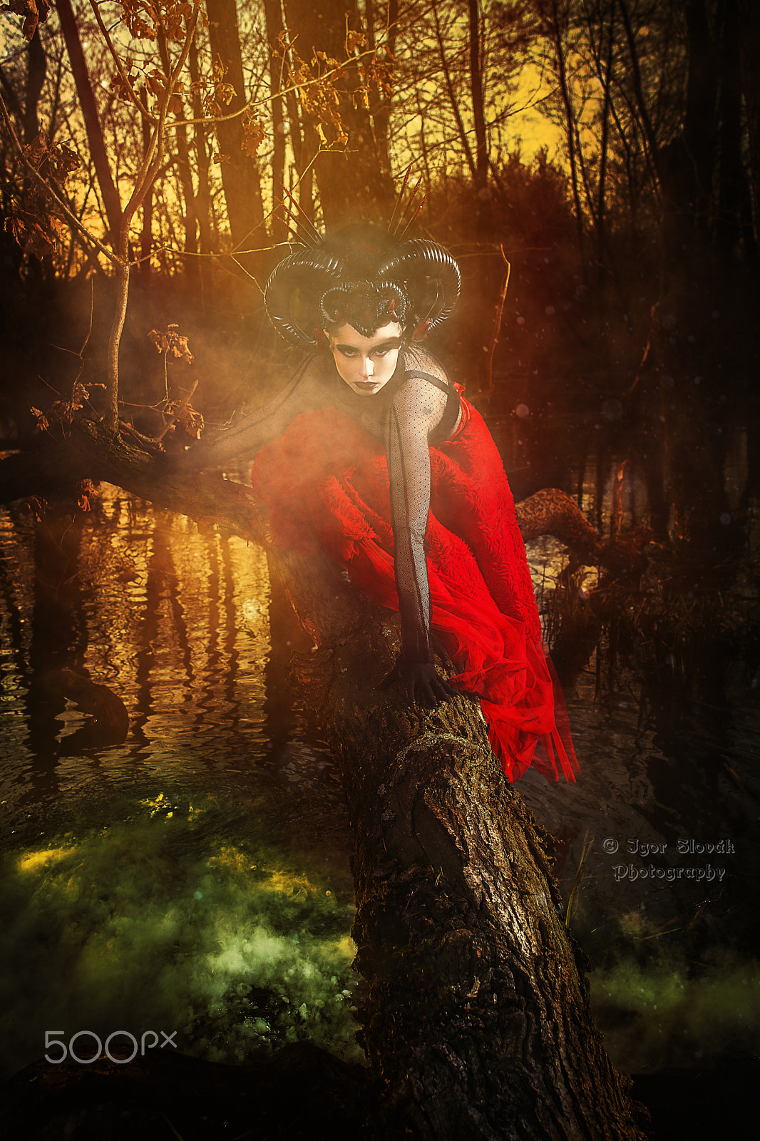 Sigma 35mm F1.4 DG HSM Art sample photo. Dark fashion photoshooting photography