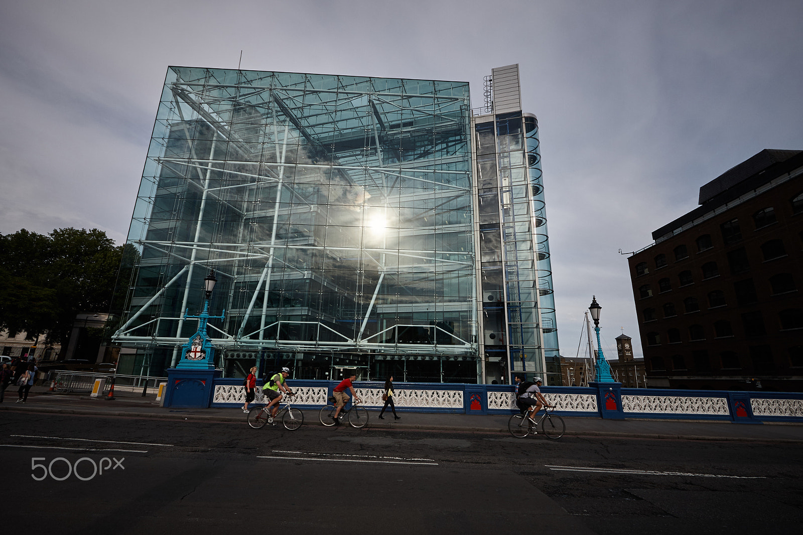 Canon EF-S 10-22mm F3.5-4.5 USM sample photo. Img bicycle photography