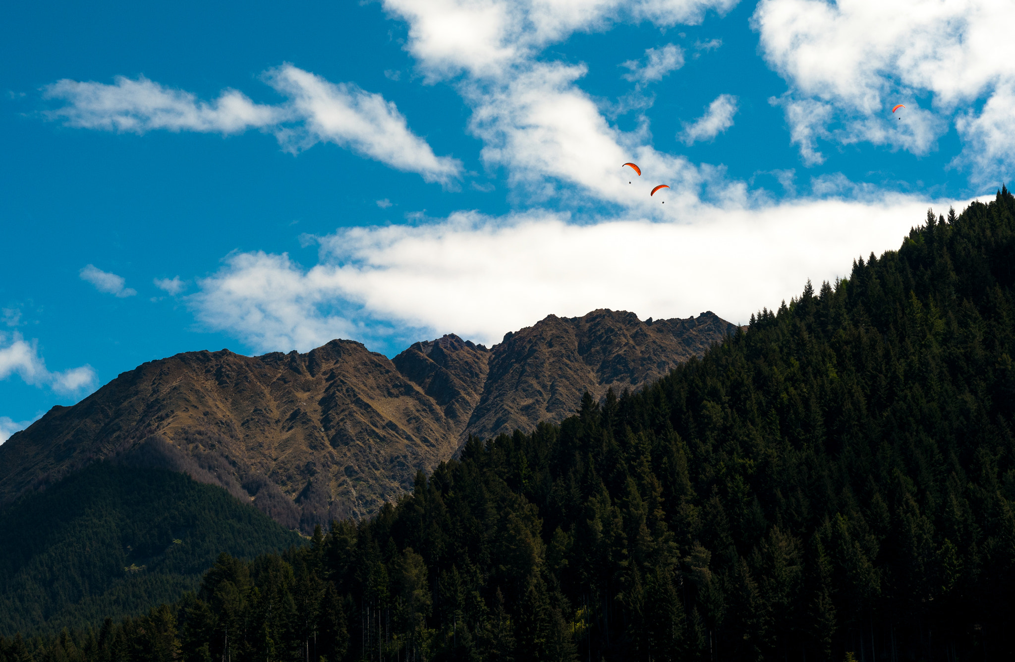 Nikon D300S + Nikon AF Nikkor 50mm F1.8D sample photo. Queenstown flying photography