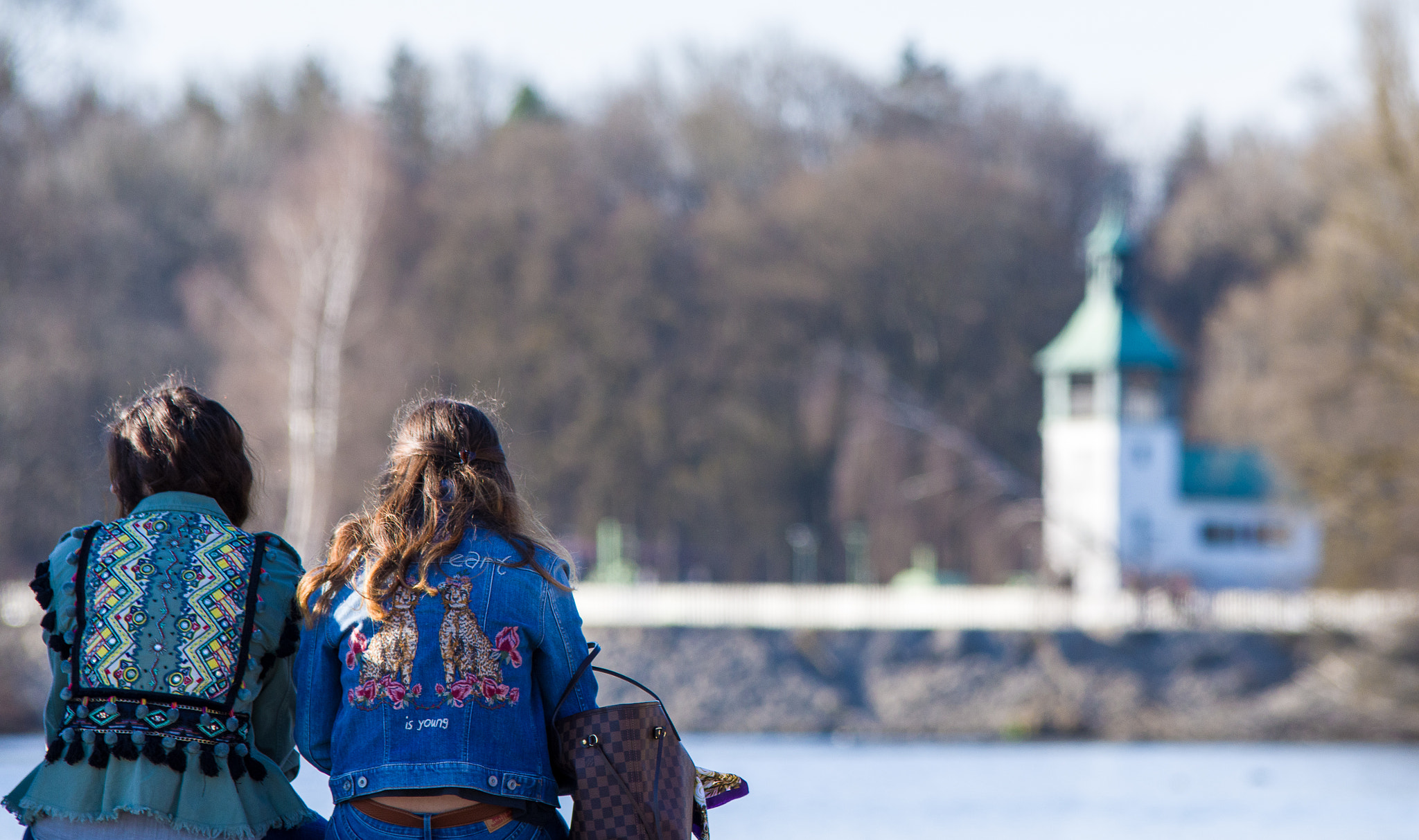 Pentax K-3 II sample photo. The girls and the barrier photography