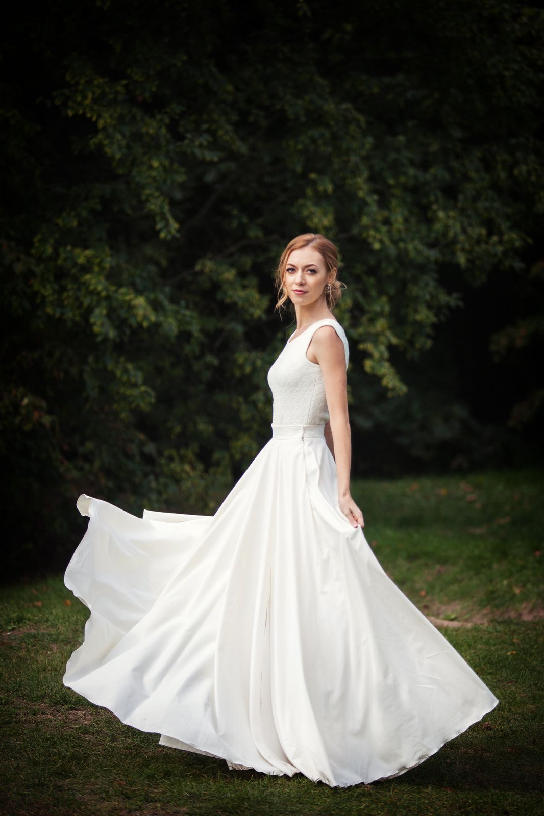 Canon EF 80-200mm f/2.8L sample photo. Dress photography