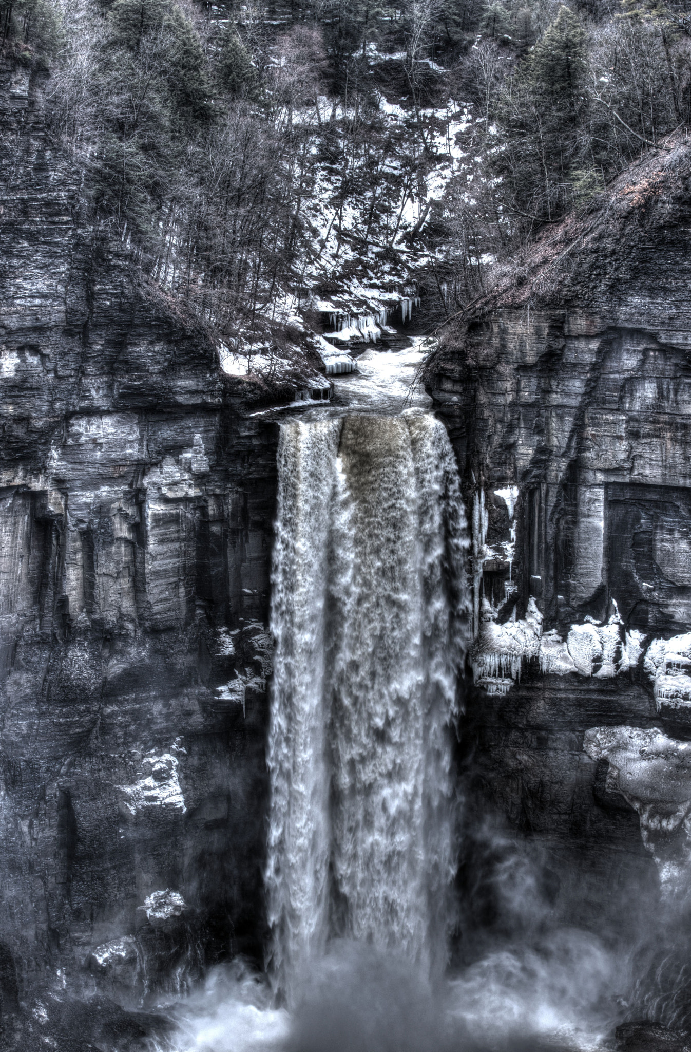 Canon EF 70-200mm F2.8L IS II USM sample photo. Taughannock falls in winter photography