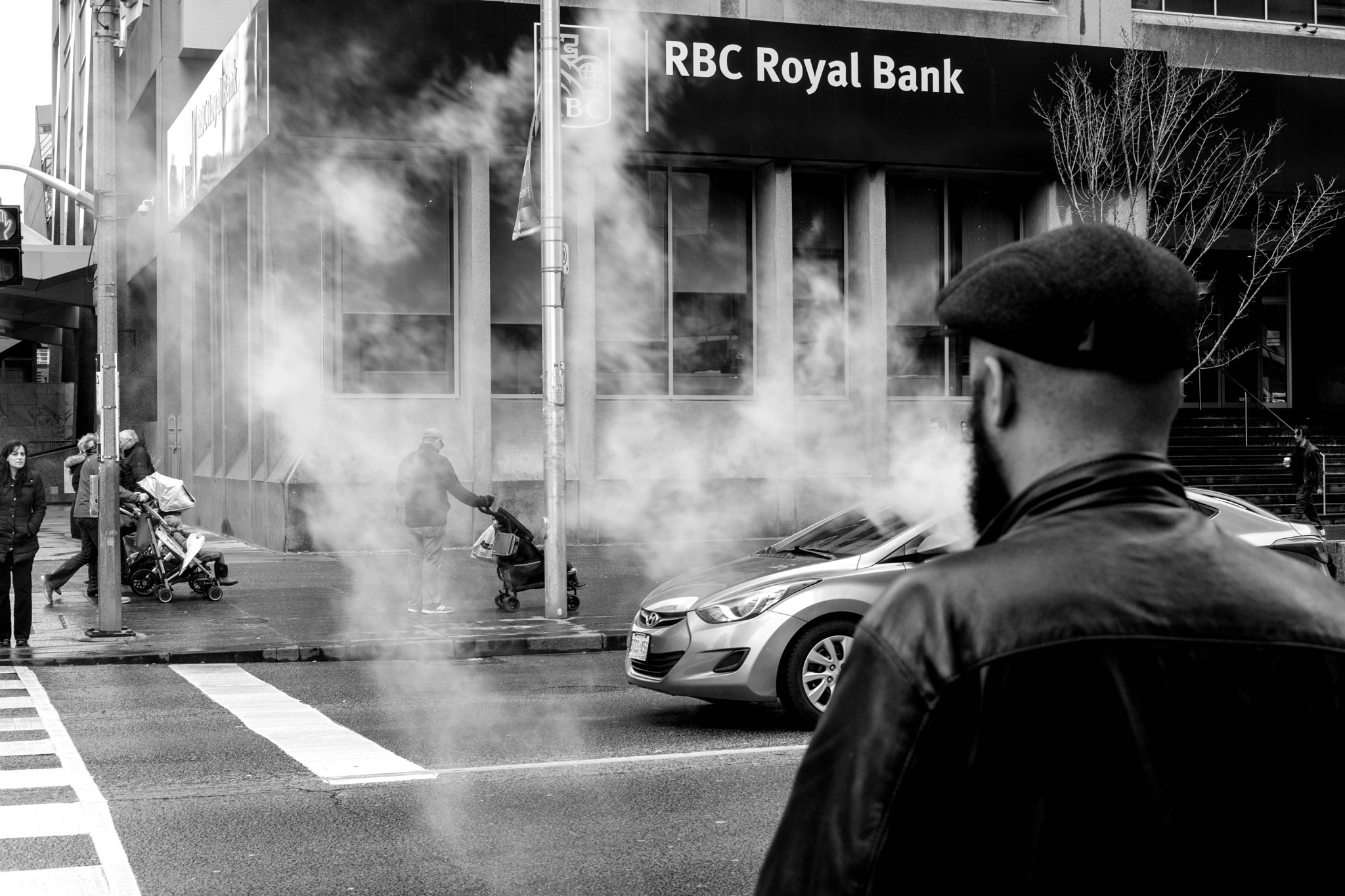 Fujifilm X-Pro2 sample photo. Street smoke photography