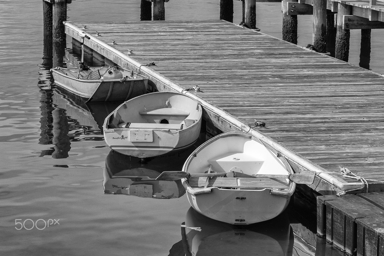 Canon EOS 80D + Canon EF 70-200mm F2.8L IS II USM sample photo. Row boats bw beaufort photography