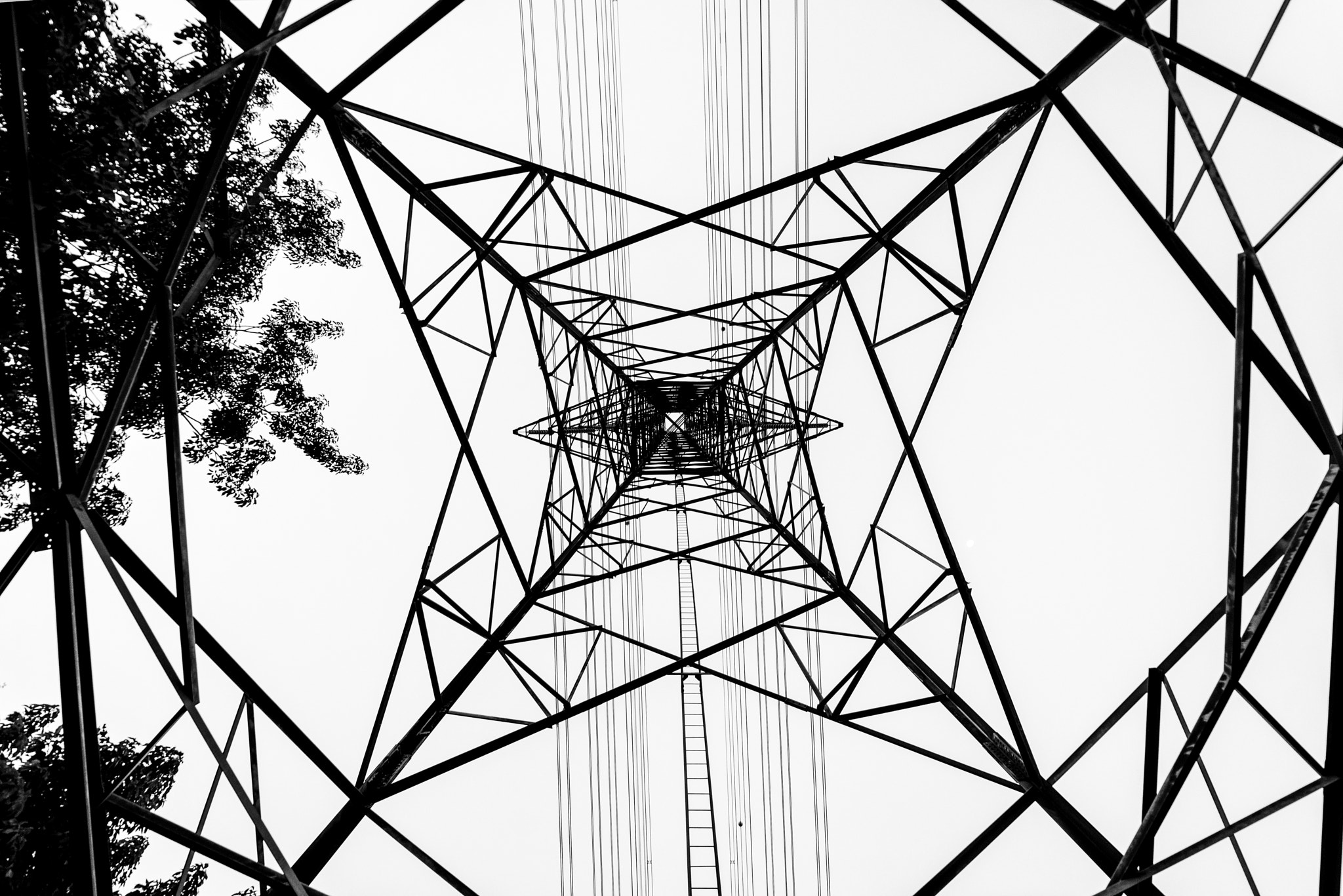 Samyang 14mm F2.8 ED AS IF UMC sample photo. Transmission tower in bangkok photography