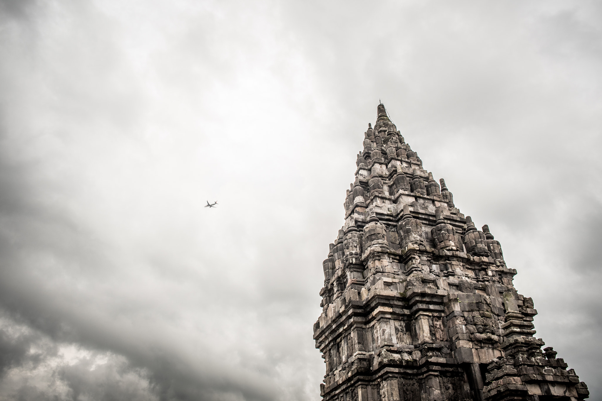 Nikon D750 + Nikon AF-S Nikkor 28mm F1.8G sample photo. Plane over prambanan photography