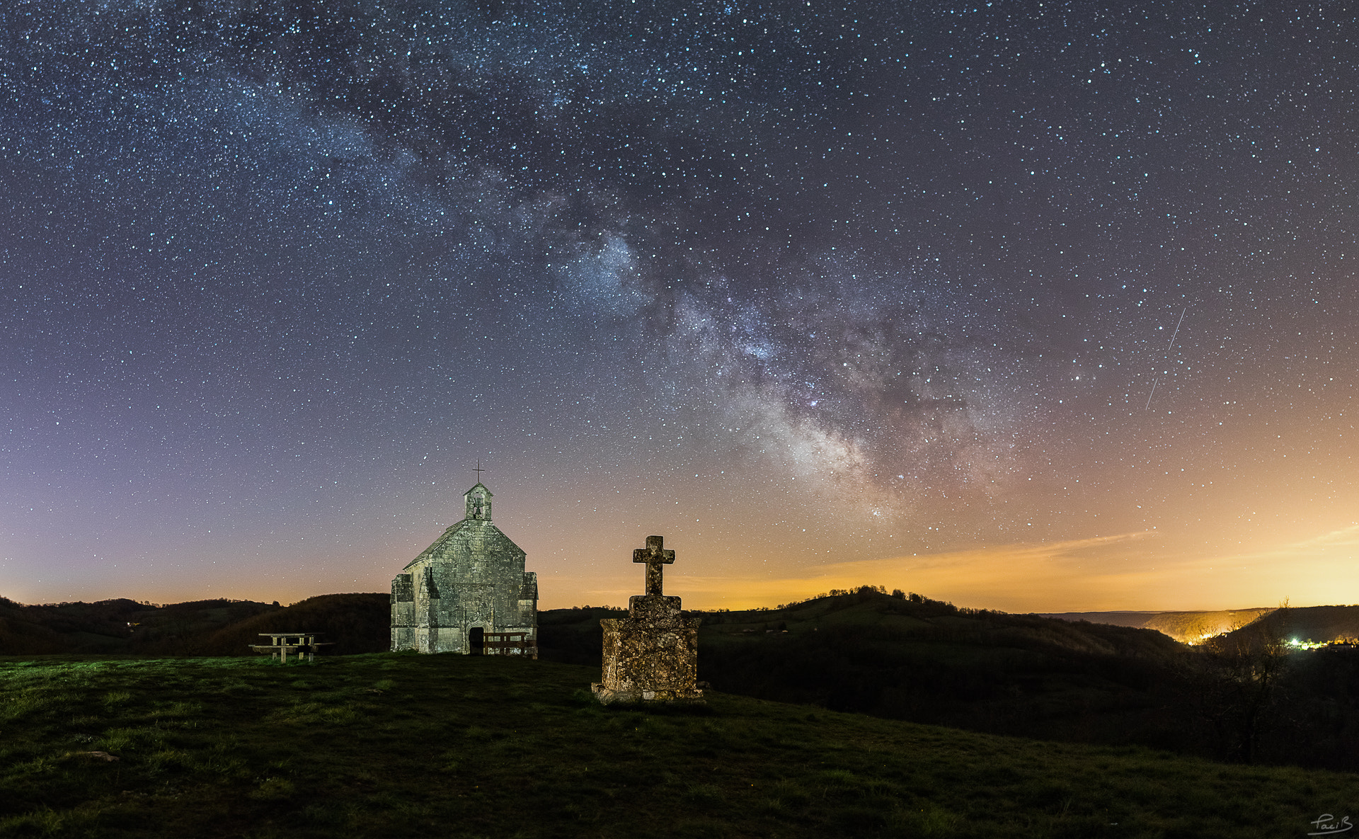 Sigma 24mm F1.4 DG HSM Art sample photo. Chapel in the universe photography