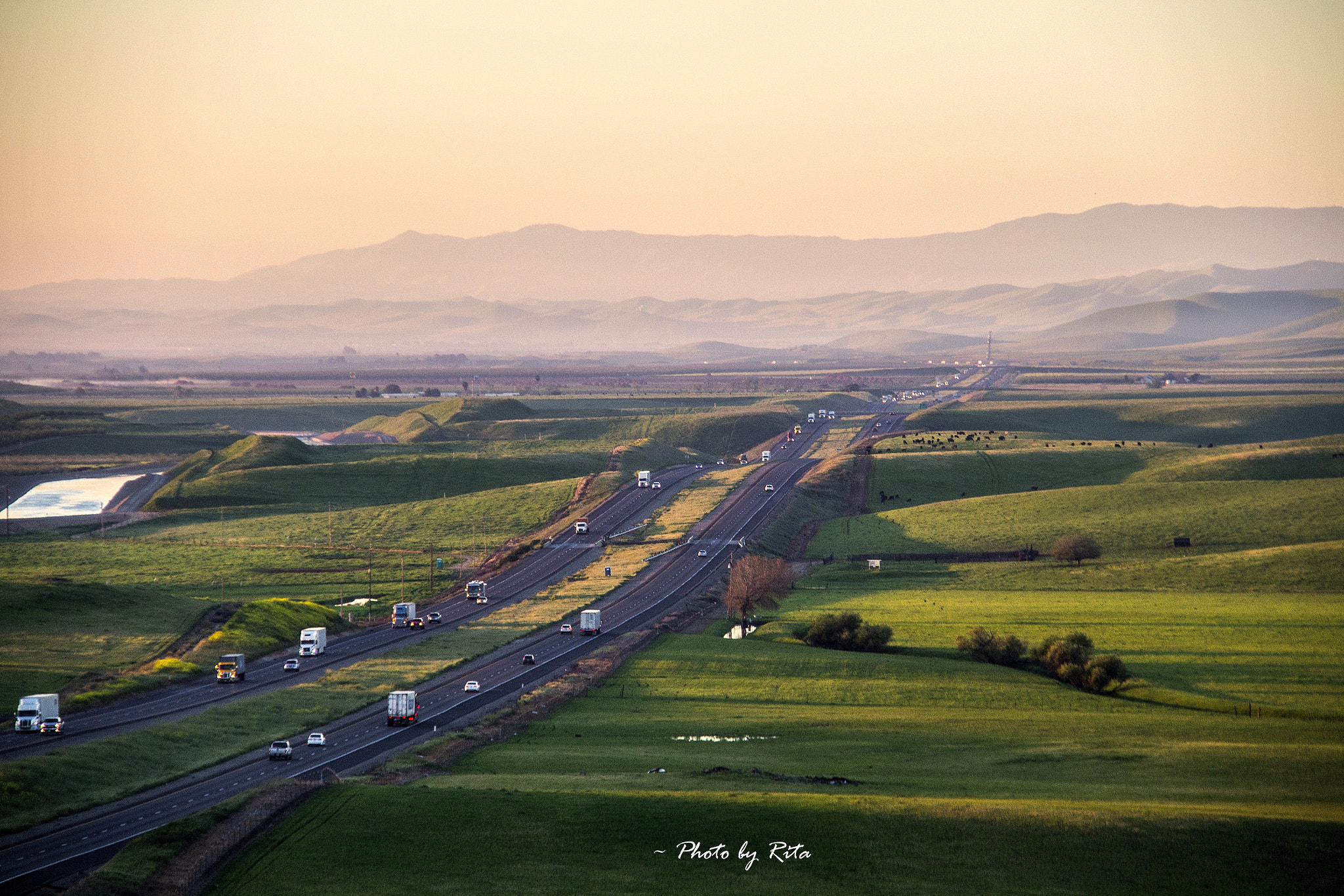 Canon EF-S 18-200mm F3.5-5.6 IS sample photo. Road photography