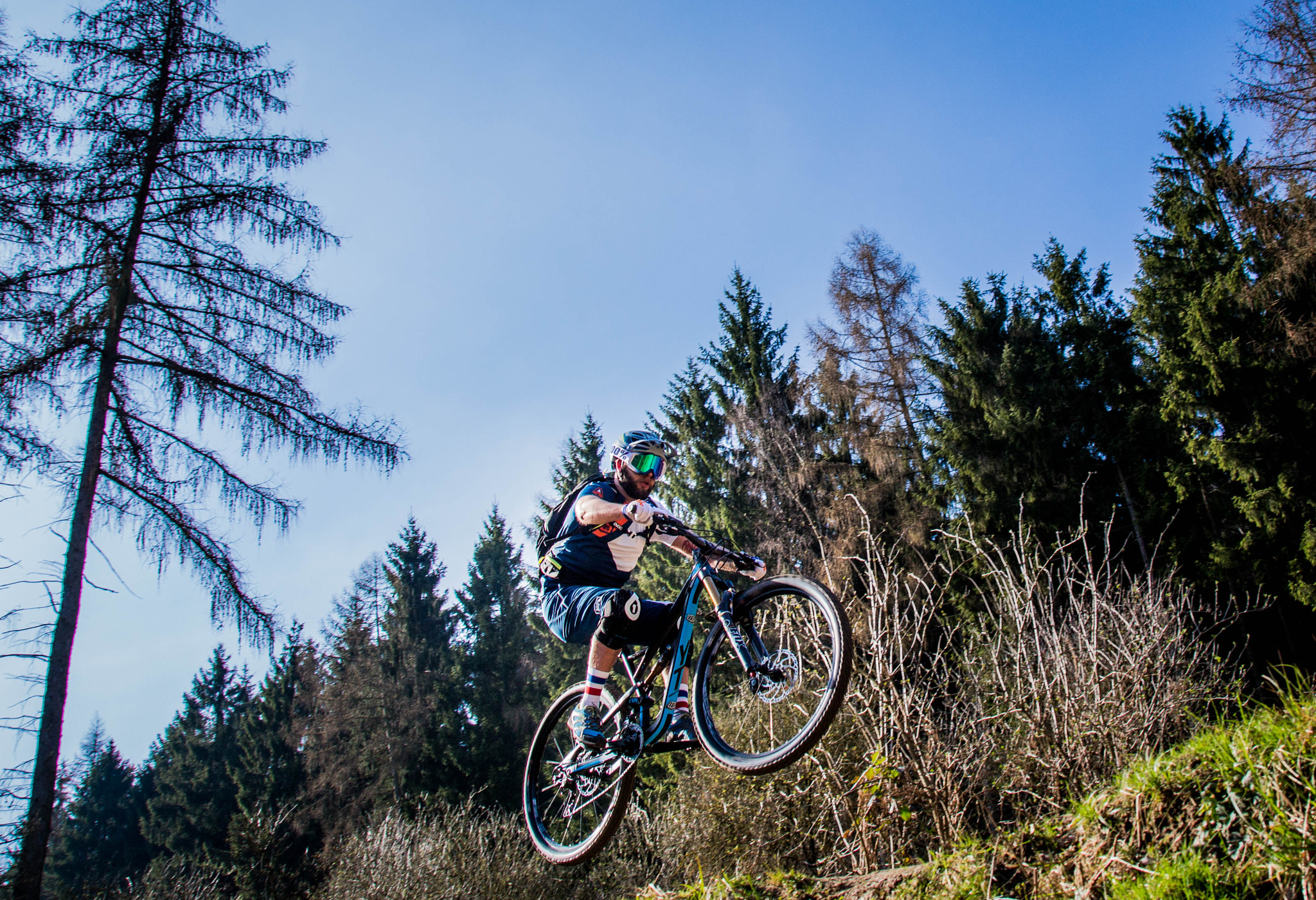 Canon EOS 700D (EOS Rebel T5i / EOS Kiss X7i) + Sigma 18-250mm F3.5-6.3 DC OS HSM sample photo. Mountainbiker photography