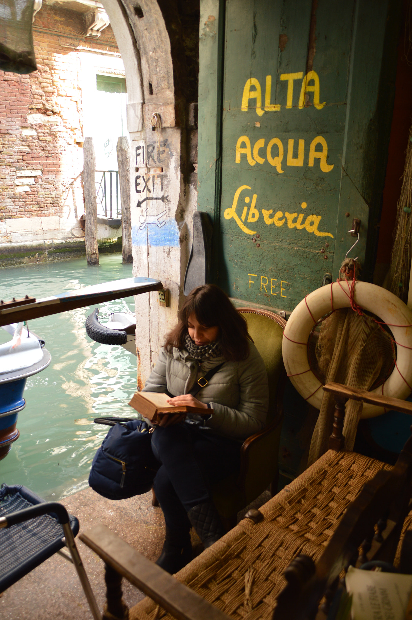 Nikon D3200 sample photo. Libreria acqua alta venezia  photography