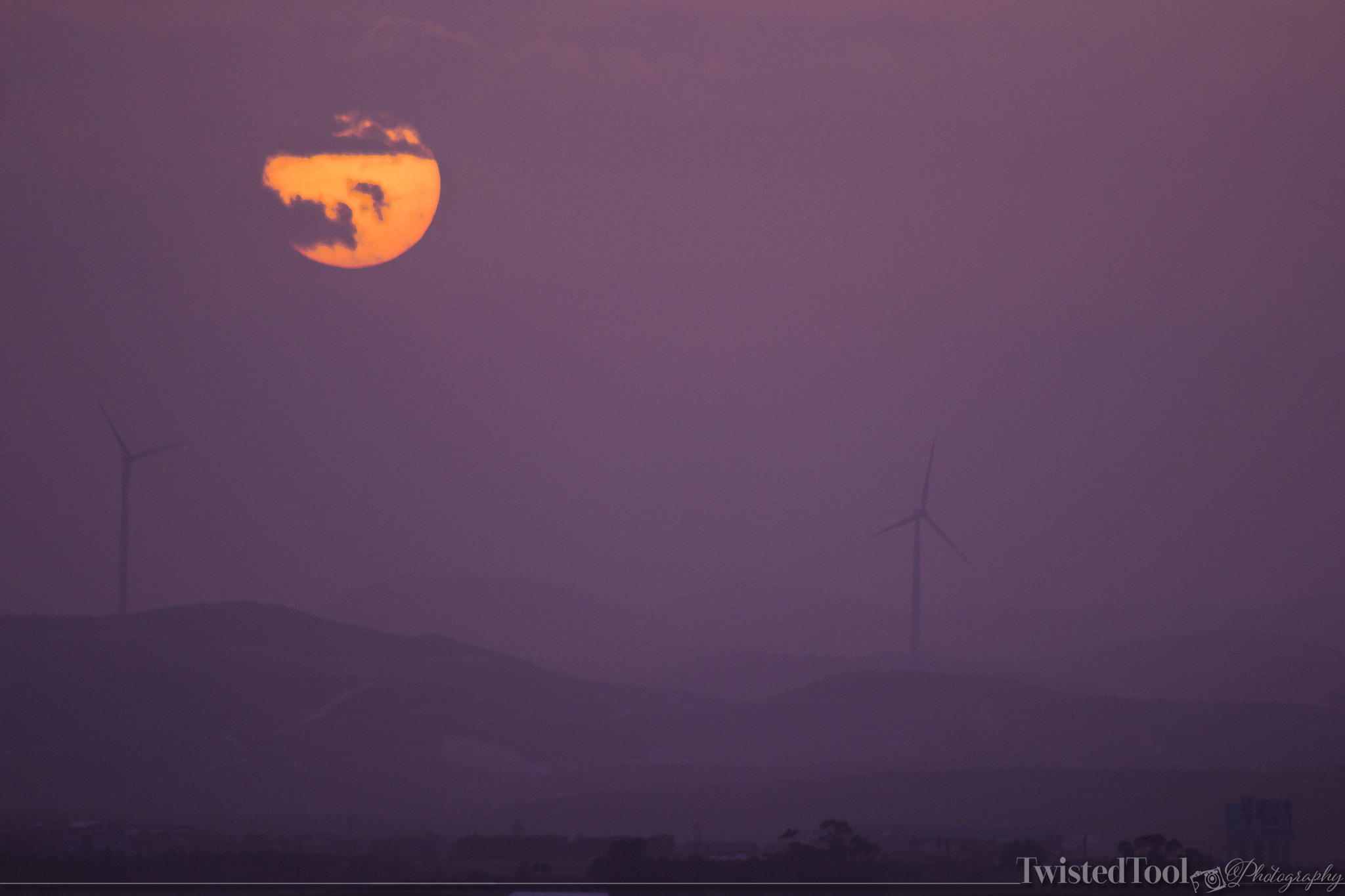 Canon EF 75-300mm f/4-5.6 USM sample photo. Sun in purple photography
