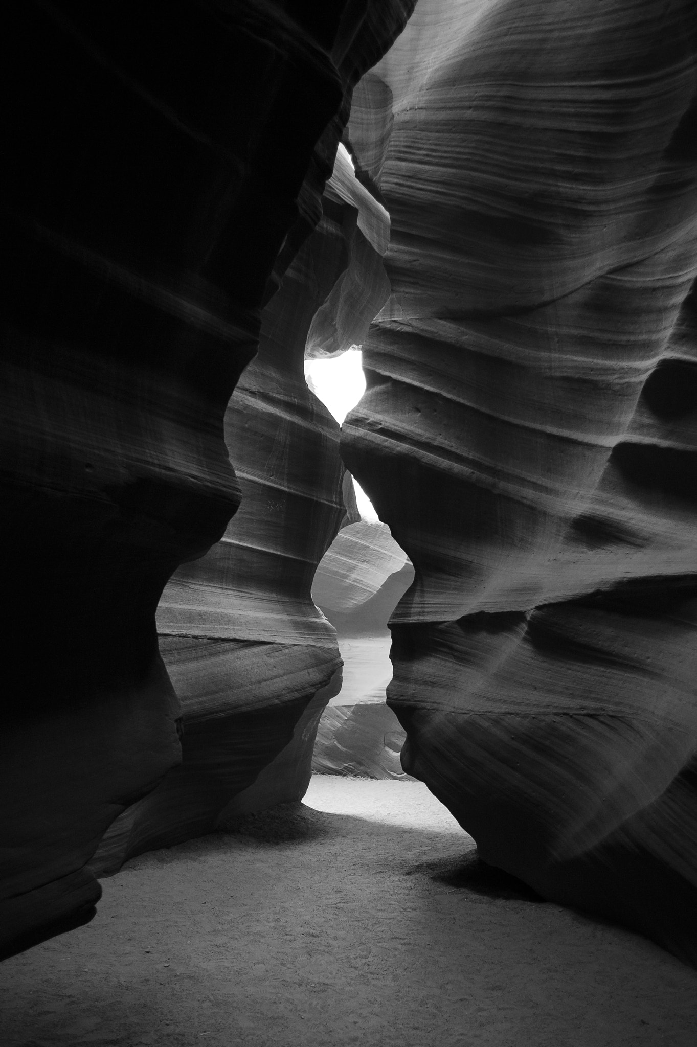 Nikon D700 + Nikon AF Nikkor 24mm F2.8D sample photo. Antelope canyon black and white photography