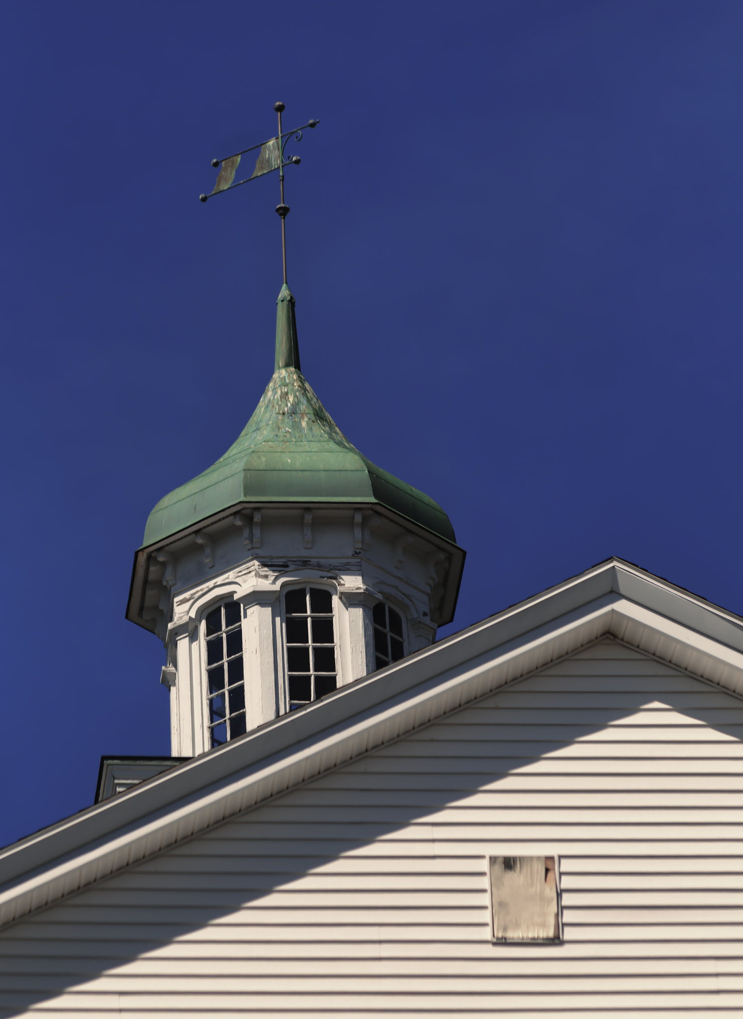 Canon EOS 6D + Canon EF 75-300mm F4.0-5.6 IS USM sample photo. The old methodist meetinghouse photography