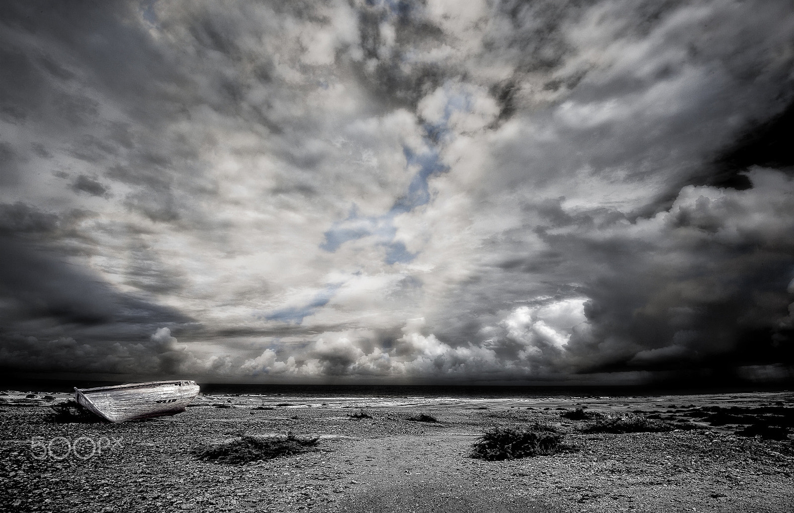 Nikon AF-S Nikkor 16-35mm F4G ED VR sample photo. Aruba desert and ocean photography
