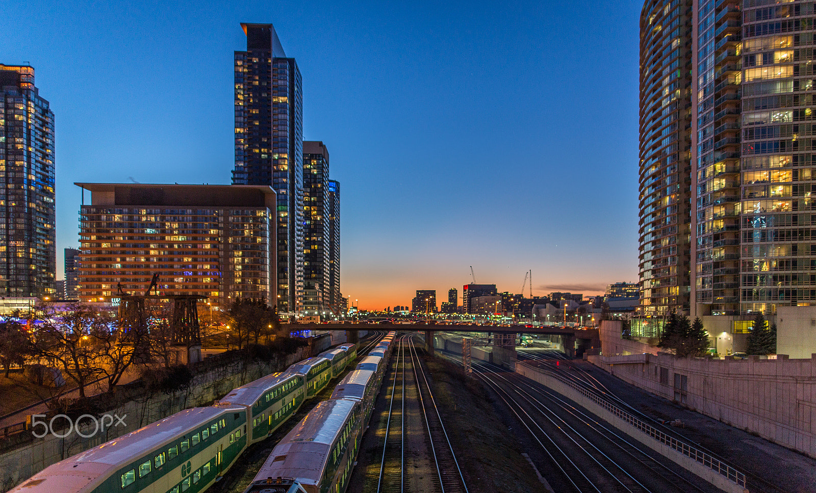 Sigma 24mm F1.4 DG HSM Art sample photo. Toronto⏐tracks west photography