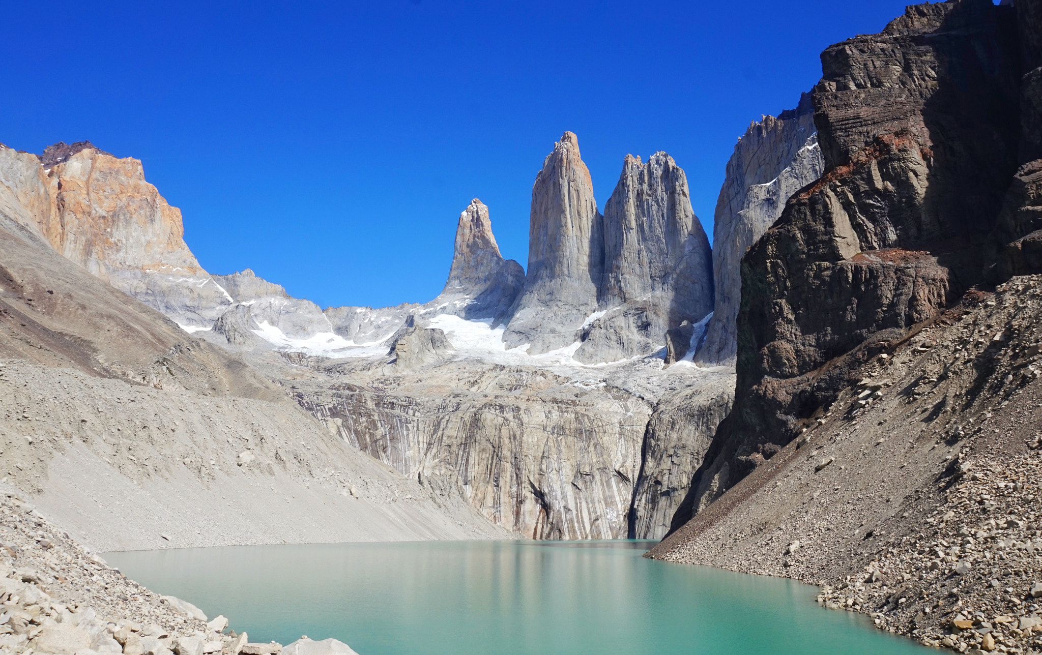 Sony Alpha a5000 (ILCE 5000) + Sony E 18-50mm F4-5.6 sample photo. Torres del paine photography