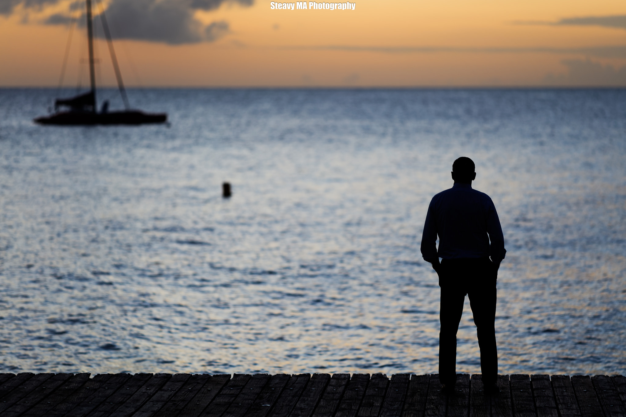 Canon EOS 5DS sample photo. The shadow man and the sea photography