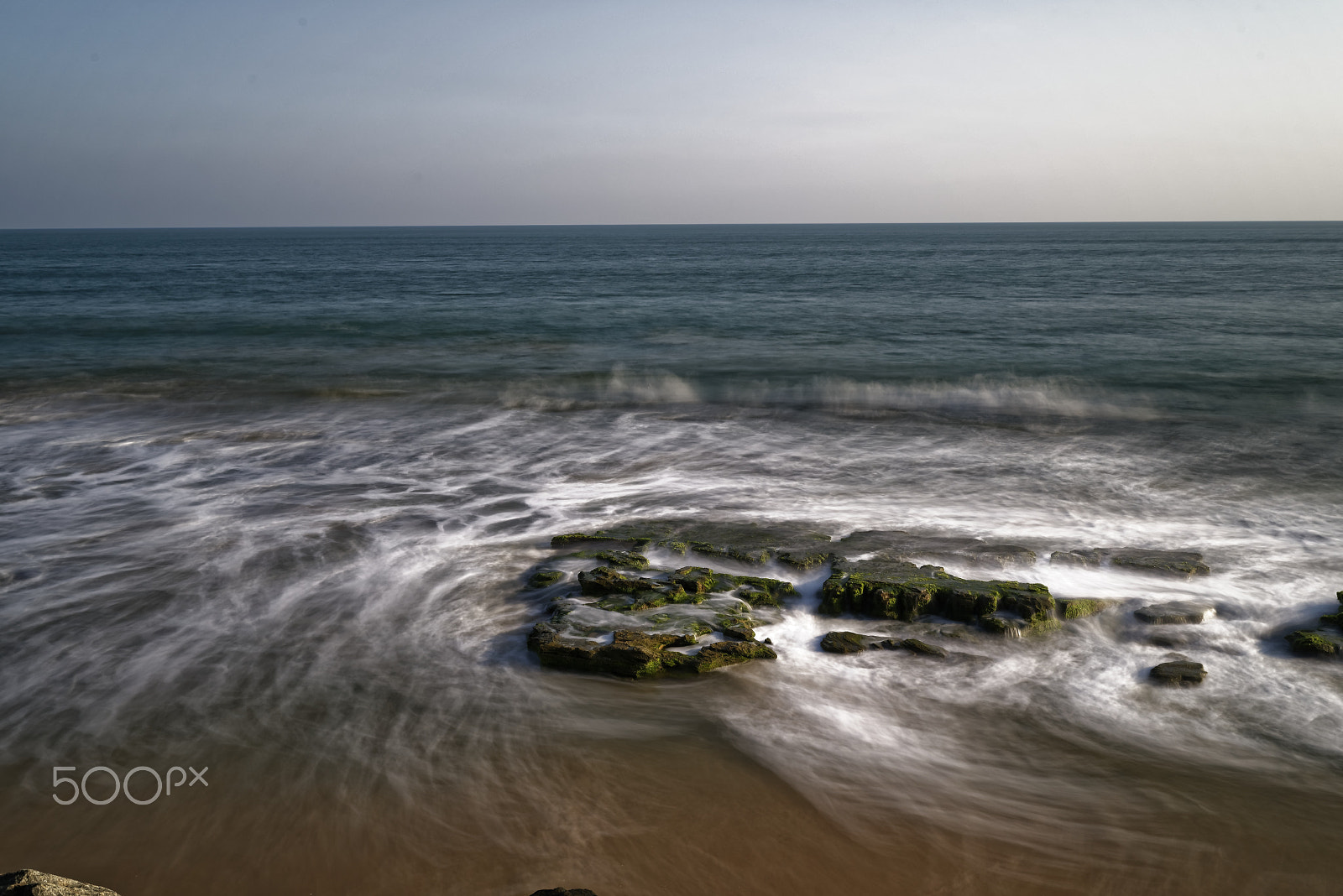 Nikon AF Nikkor 35mm F2D sample photo. Sea waves crashing on a rock photography