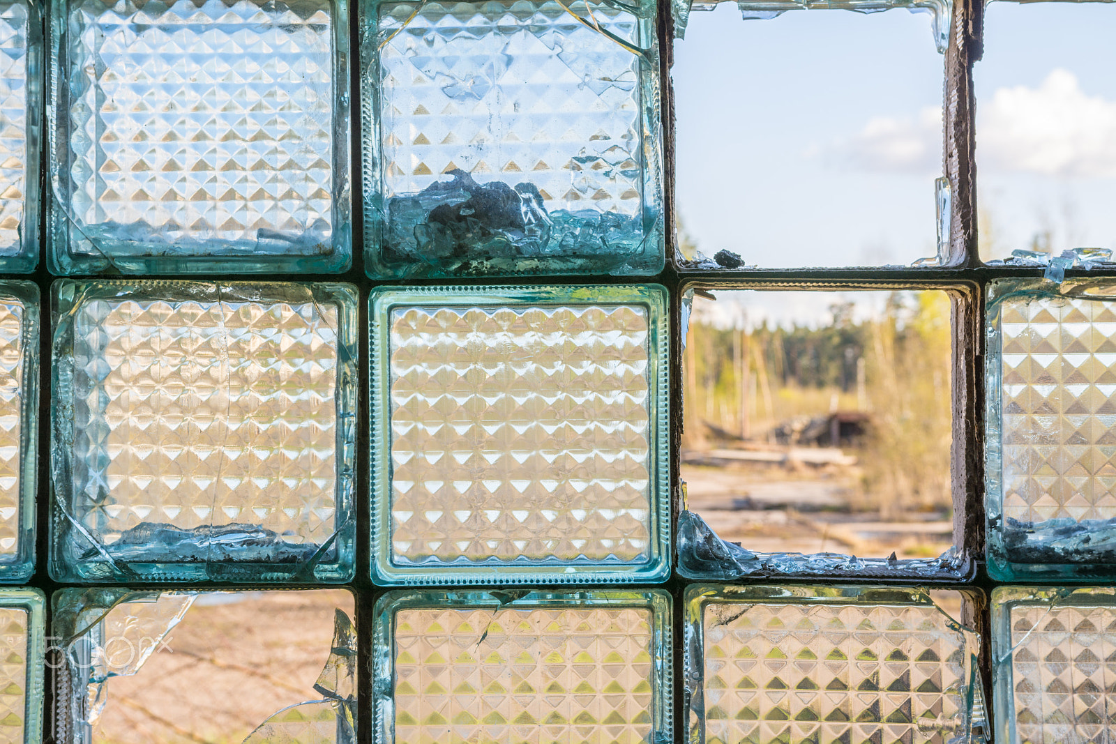 Nikon D7100 + Sigma 18-35mm F1.8 DC HSM Art sample photo. Windows 95 photography