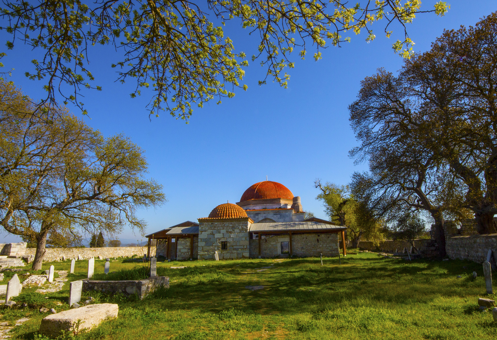 Canon EOS 700D (EOS Rebel T5i / EOS Kiss X7i) + Sigma 8-16mm F4.5-5.6 DC HSM sample photo. İlyas bey külliyesi photography