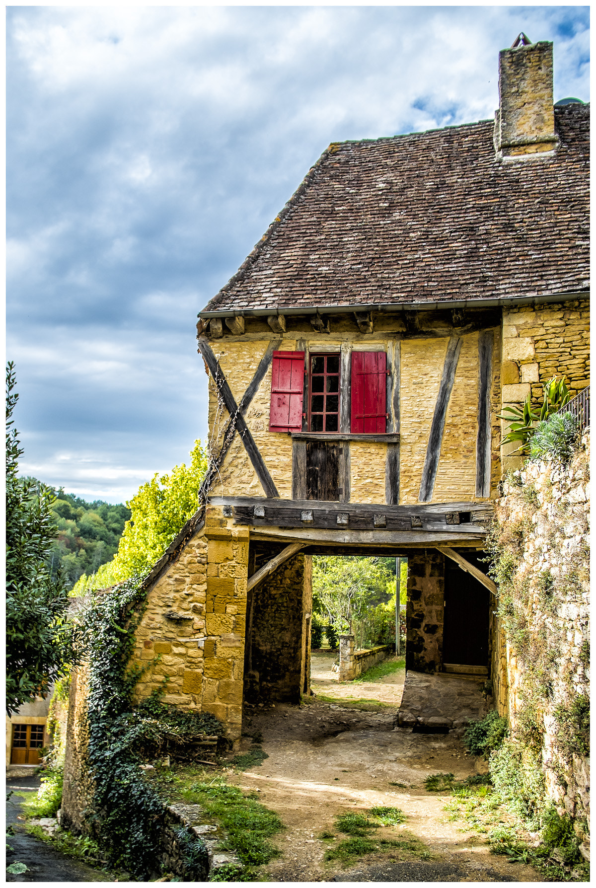 Fujifilm X-Pro1 + Fujifilm XF 18mm F2 R sample photo. Dordogne, france. photography