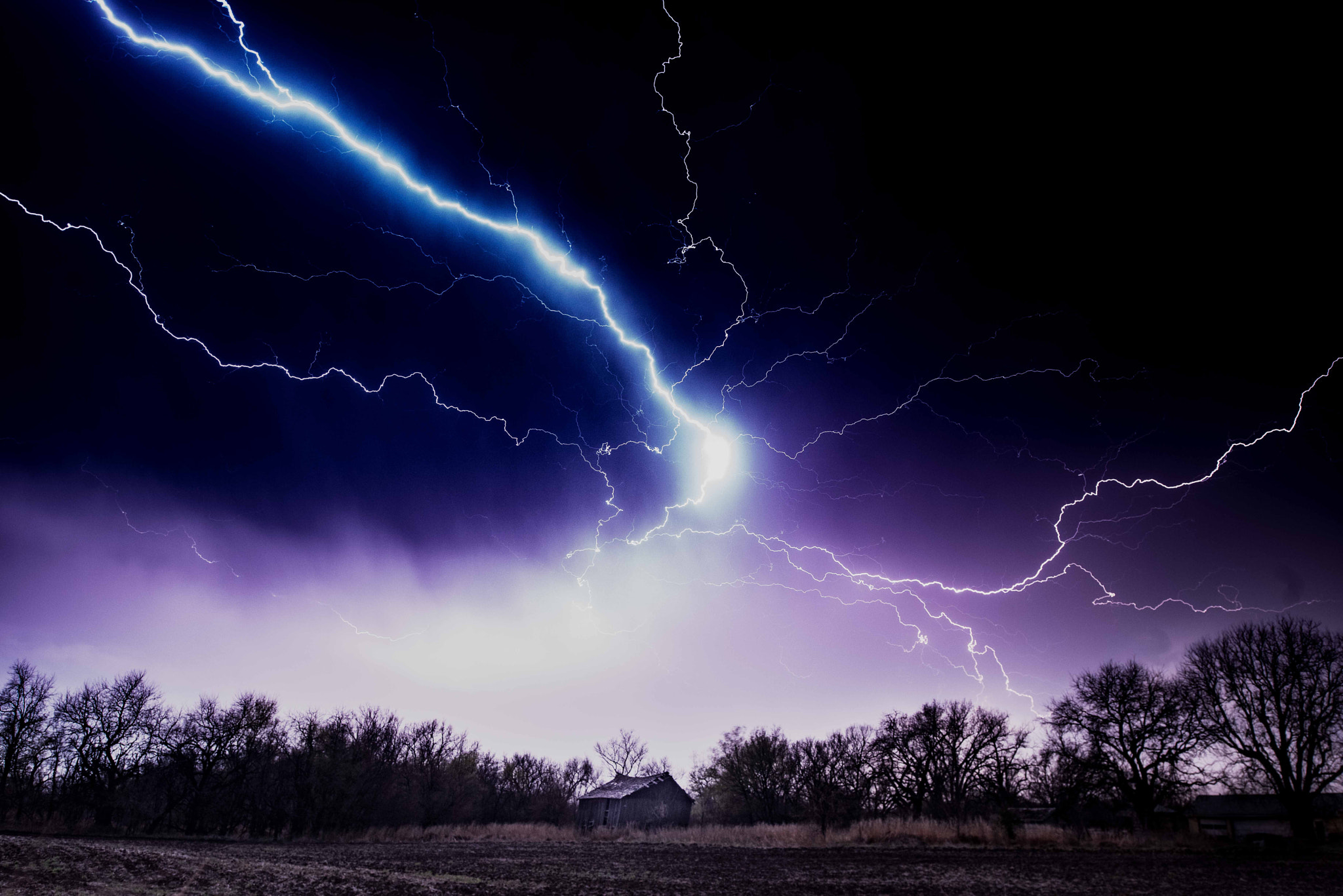 Nikon PC-E Nikkor 24mm F3.5D ED Tilt-Shift sample photo. Midwest thunderstorm photography