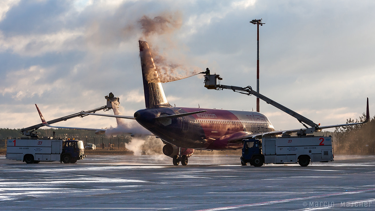 Canon EOS-1D Mark II N sample photo. De-icing photography