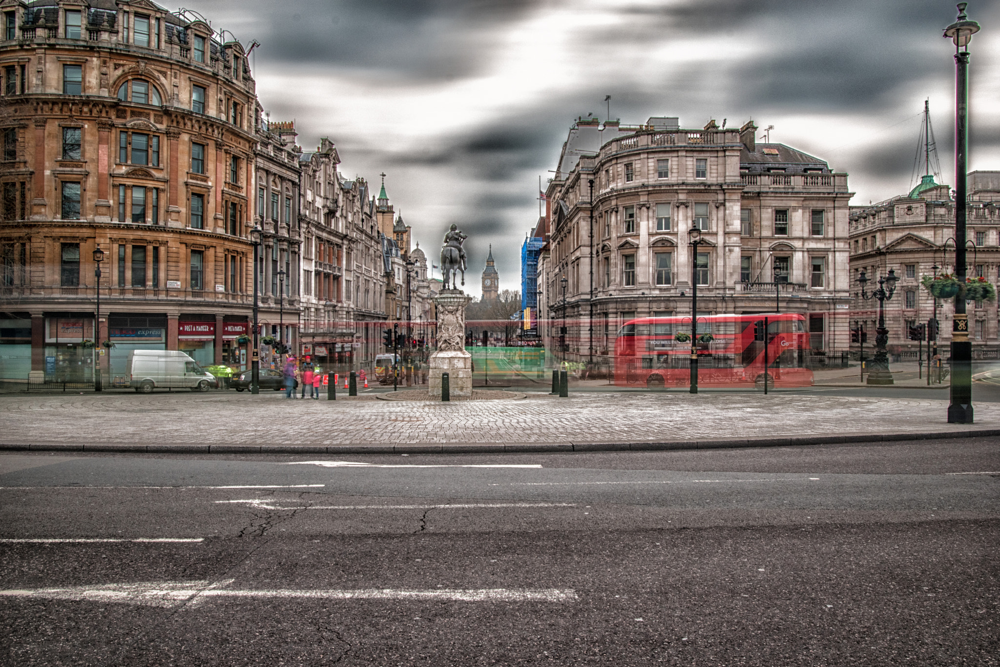 Sigma 18-35mm F1.8 DC HSM Art sample photo. Trafalgar square - london photography