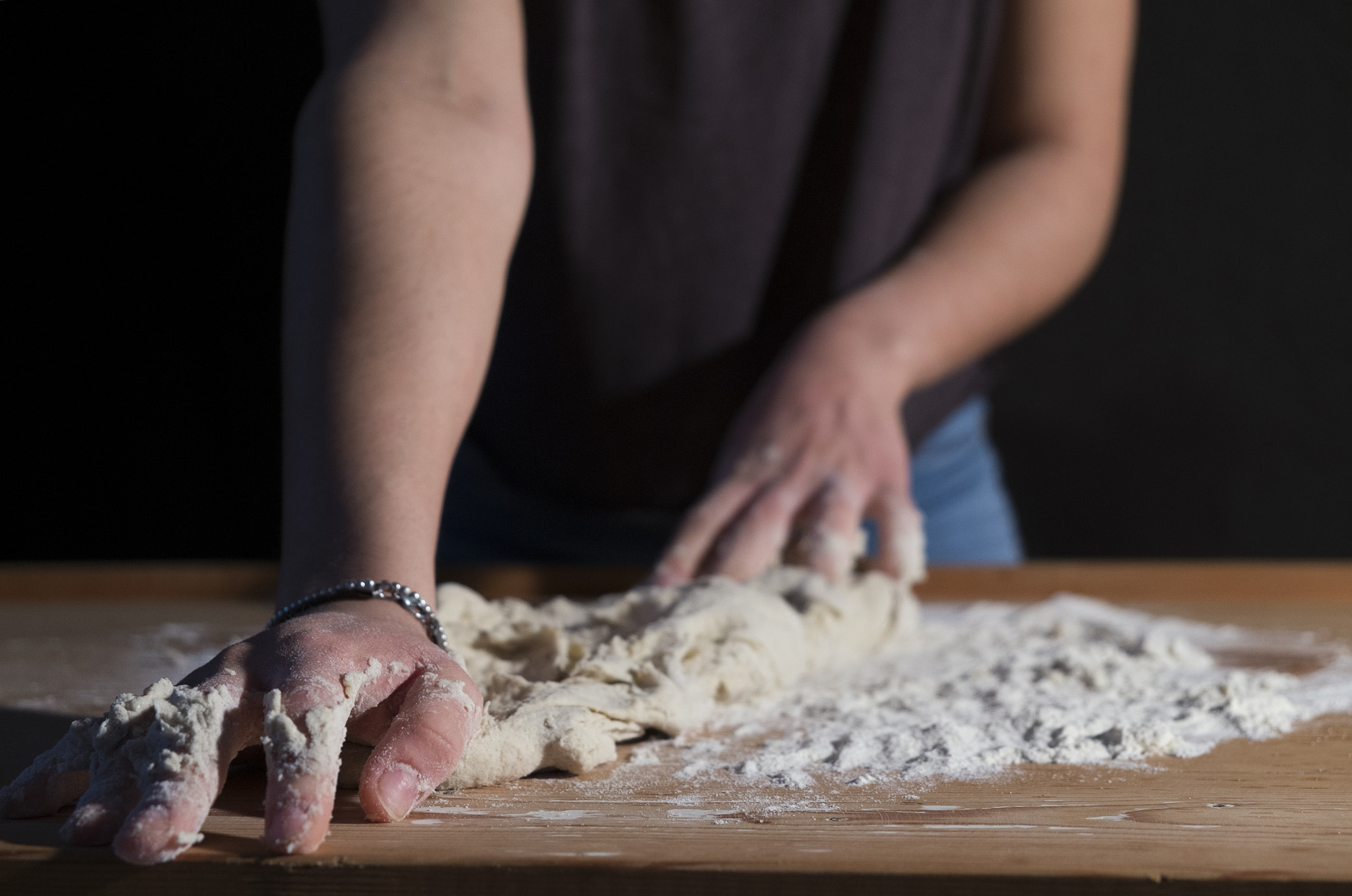 Fujifilm X-E1 + Fujifilm XF 18-55mm F2.8-4 R LM OIS sample photo. Mani in pasta photography