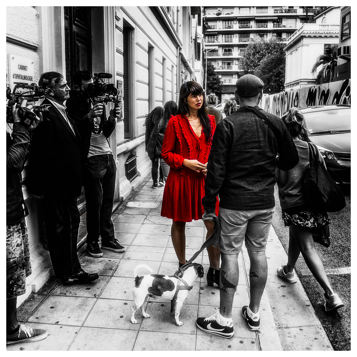 Fujifilm X-Pro1 + Fujifilm XF 18mm F2 R sample photo. The woman in red. photography