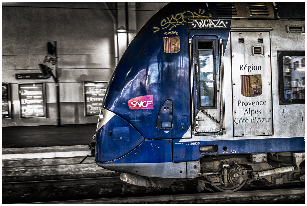 Fujifilm X-Pro1 sample photo. The train arriving at platform... photography