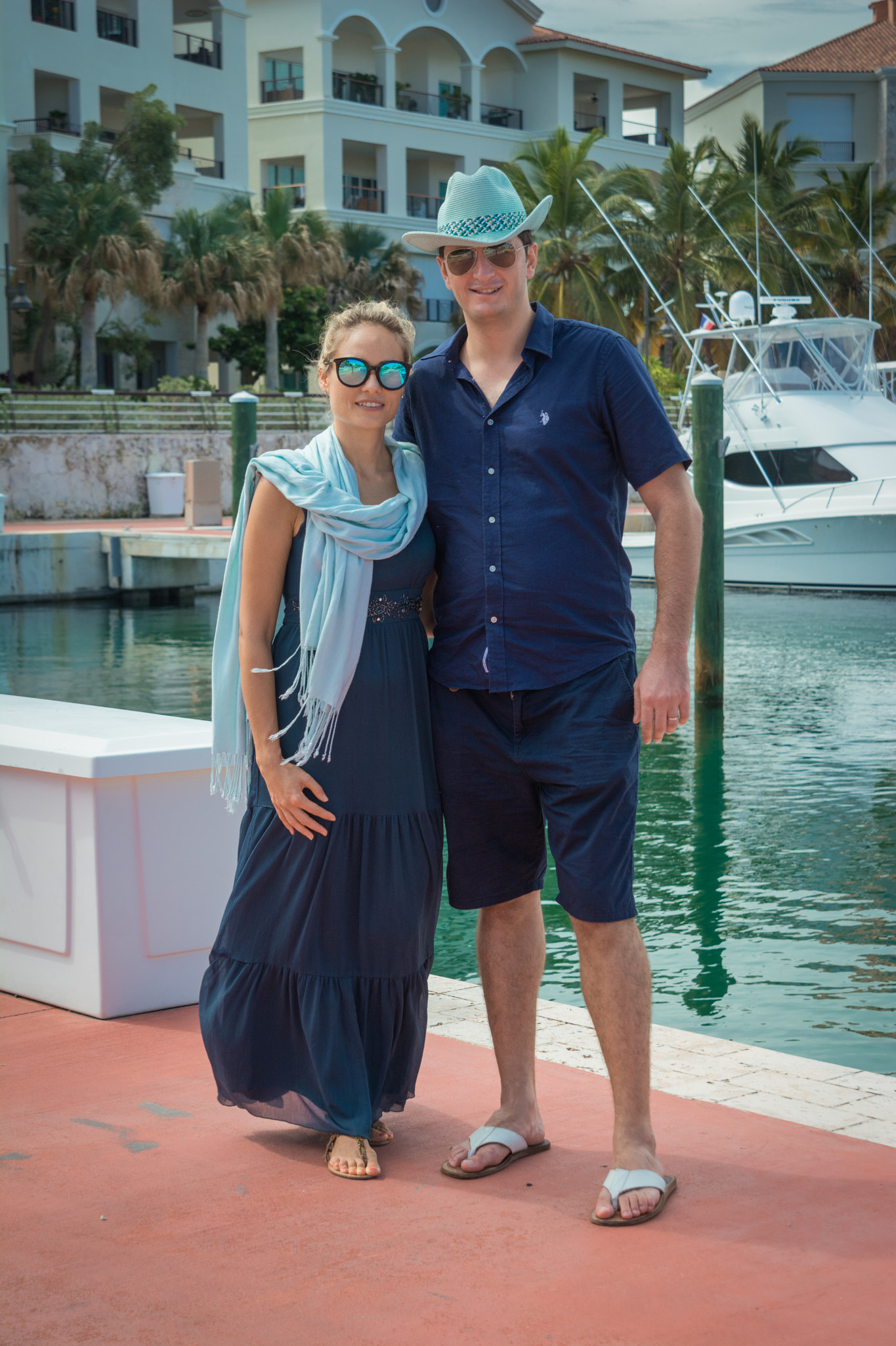 Nikon AF Nikkor 24-85mm F2.8-4D IF sample photo. Stylish couple photography