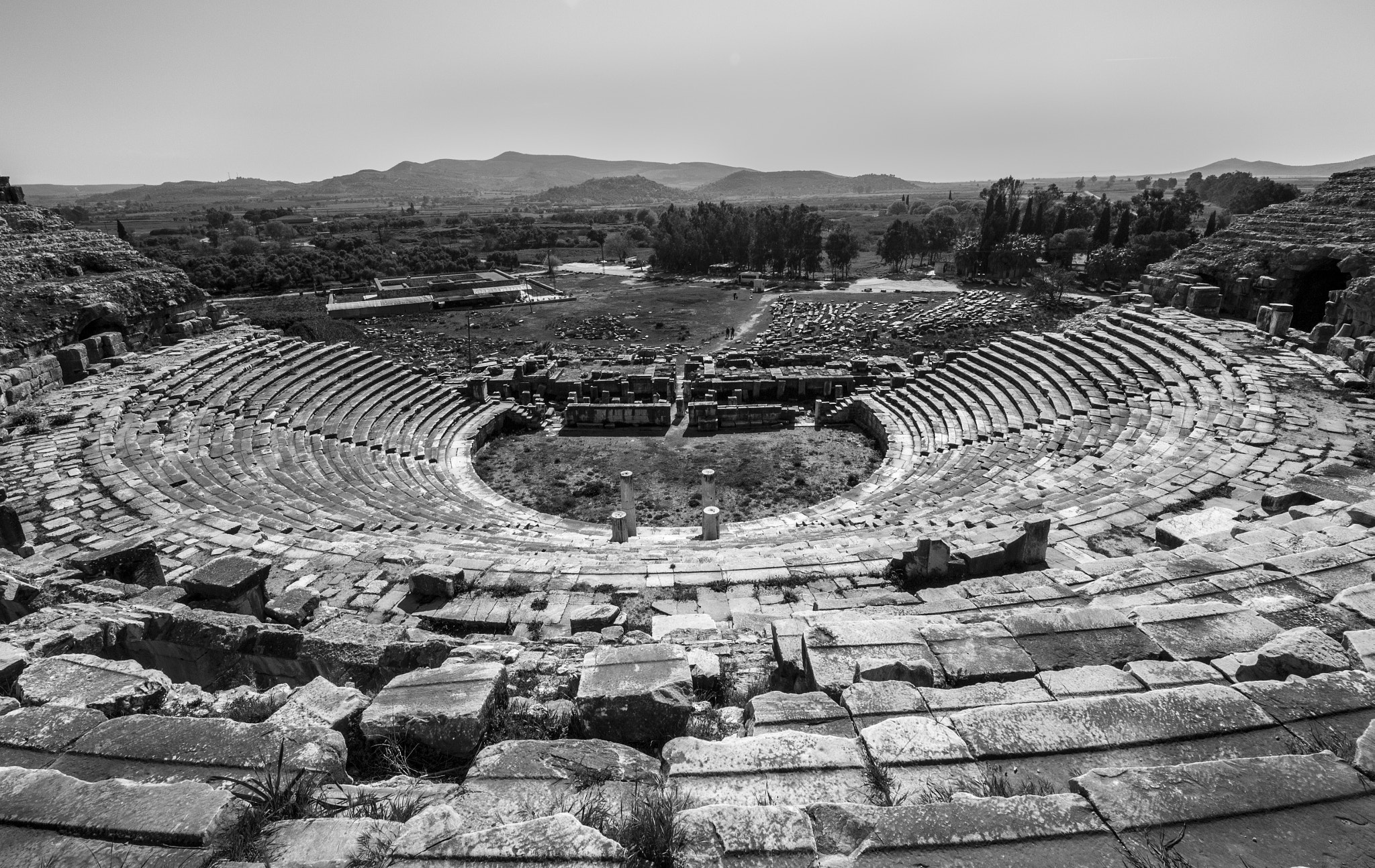 Canon EOS 700D (EOS Rebel T5i / EOS Kiss X7i) + Sigma 8-16mm F4.5-5.6 DC HSM sample photo. Miletos historical theater photography