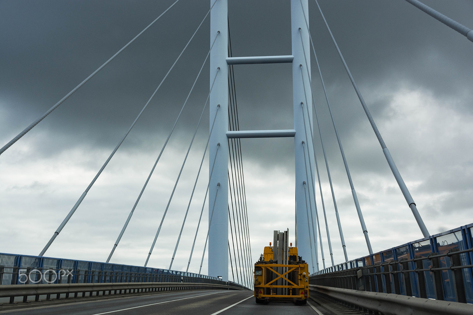 Nikon D5200 + Sigma 17-70mm F2.8-4 DC Macro OS HSM | C sample photo. Bridge to rugen photography