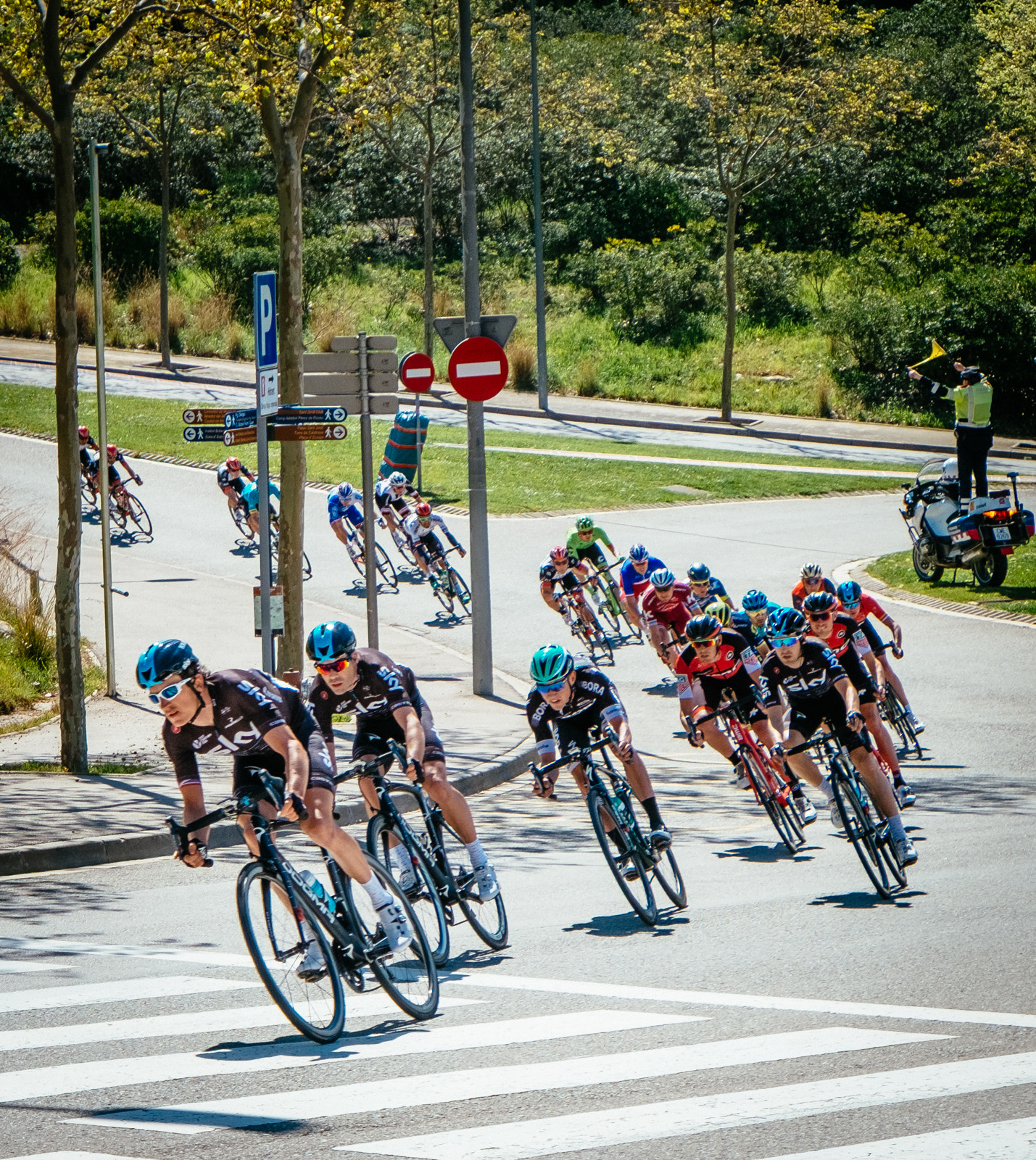 Fujifilm X-M1 + Fujifilm XF 18-55mm F2.8-4 R LM OIS sample photo. Volta a catalunya photography