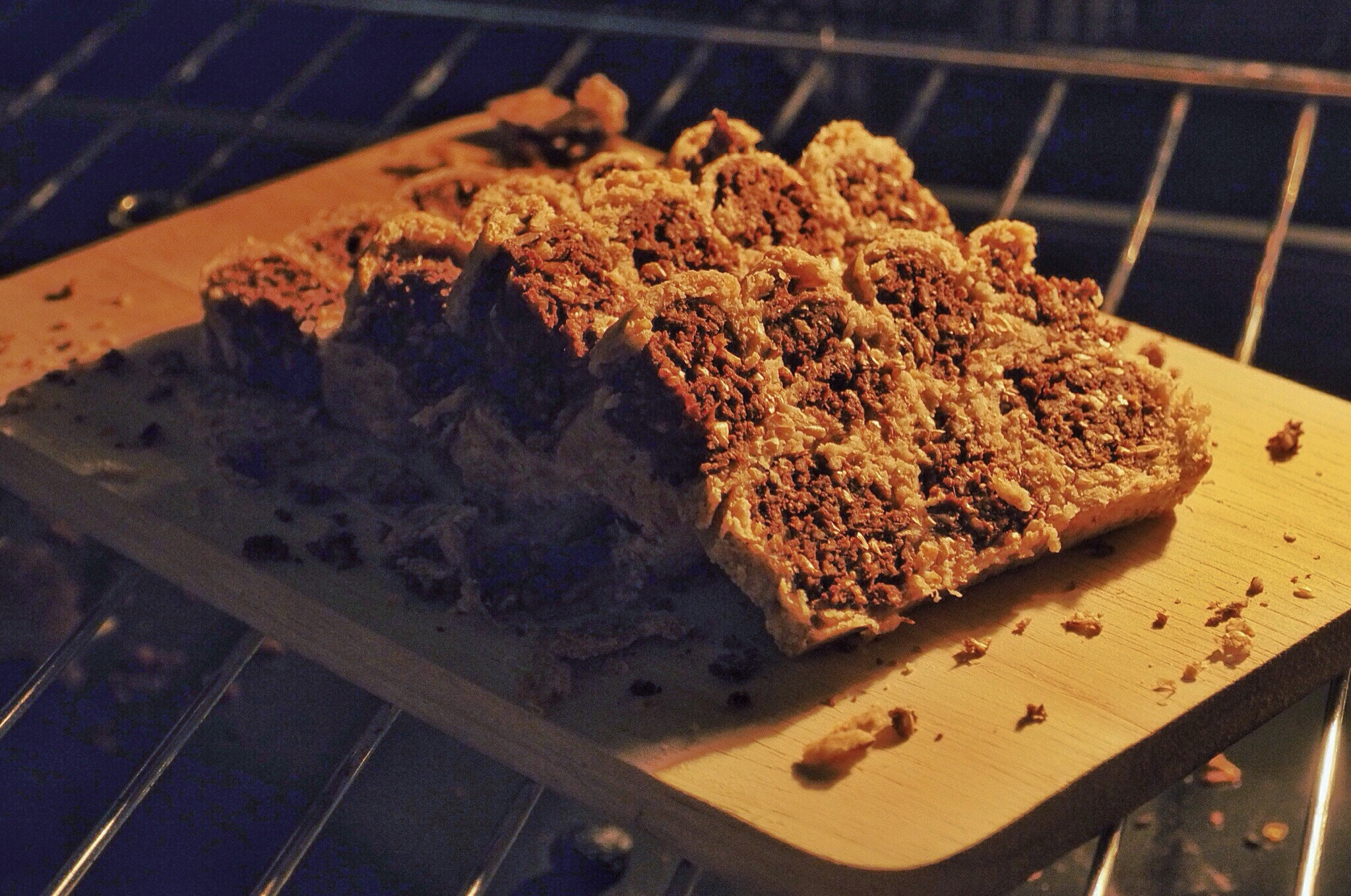 Olympus OM-D E-M5 II sample photo. Leopard whole wheat bread photography