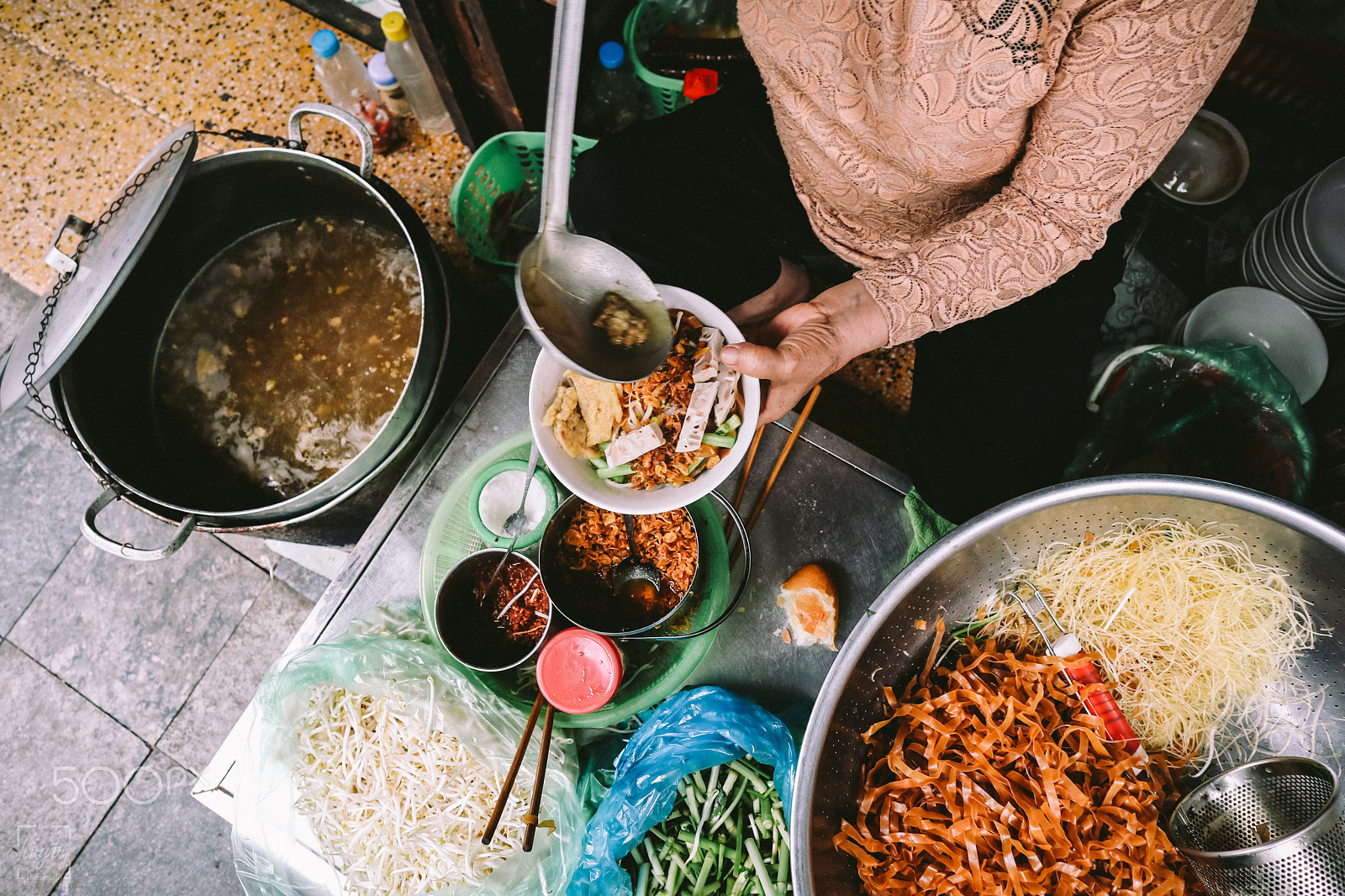 Canon EOS M5 sample photo. Hanoi street food photography