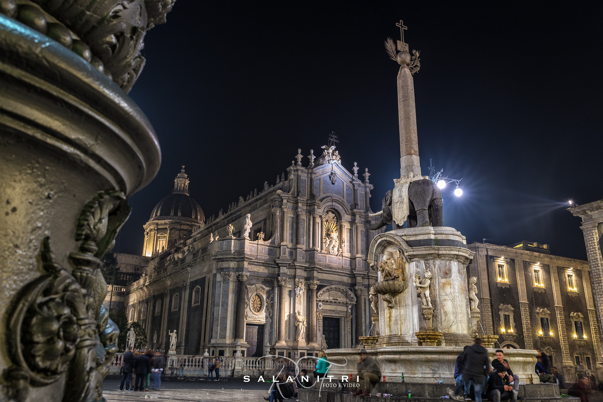 Canon EOS 6D + Sigma 24-70mm F2.8 EX DG Macro sample photo. Piazza del duomo - catania photography