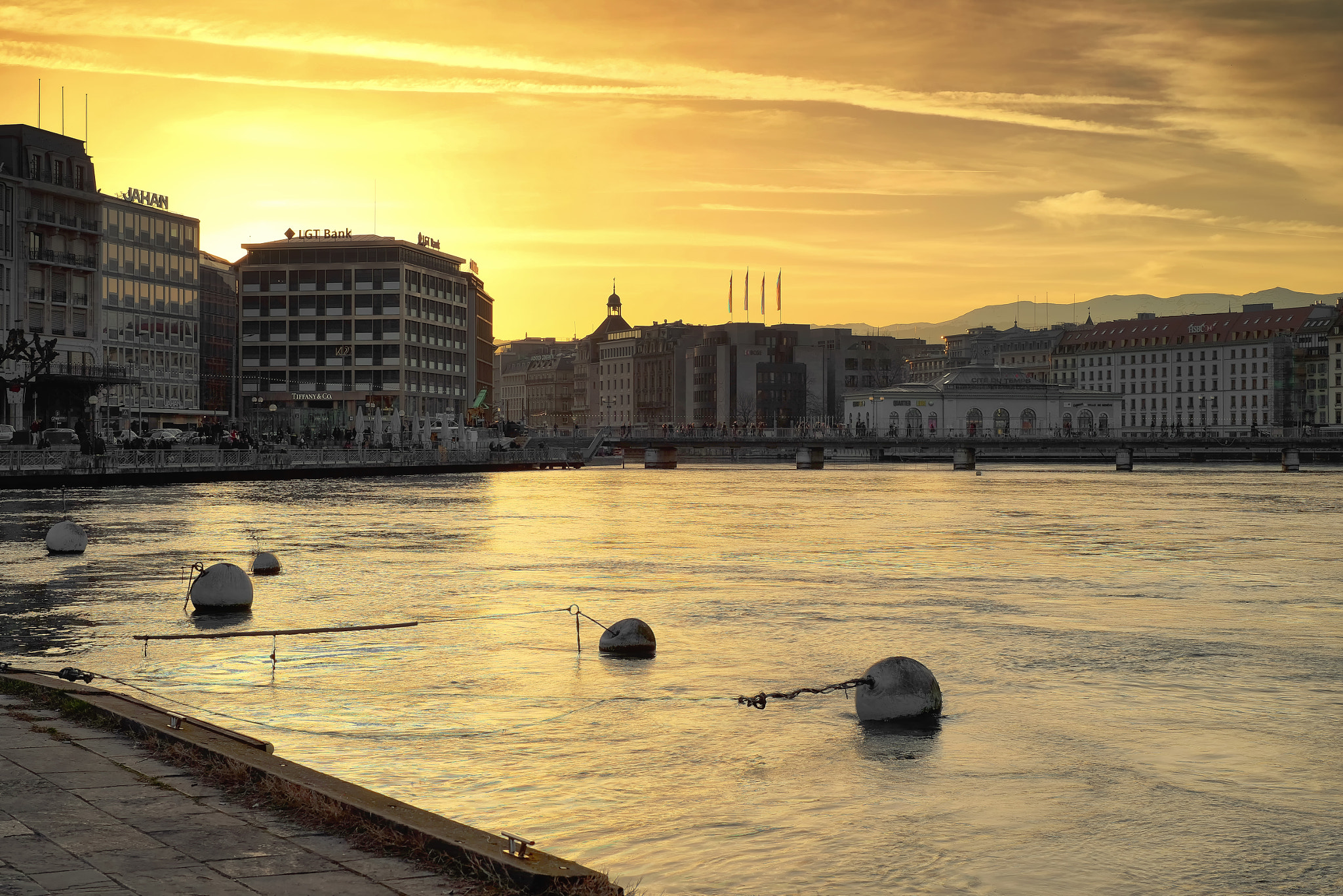 Fujifilm X-T1 + Fujifilm XF 35mm F1.4 R sample photo. Geneva hdr photography