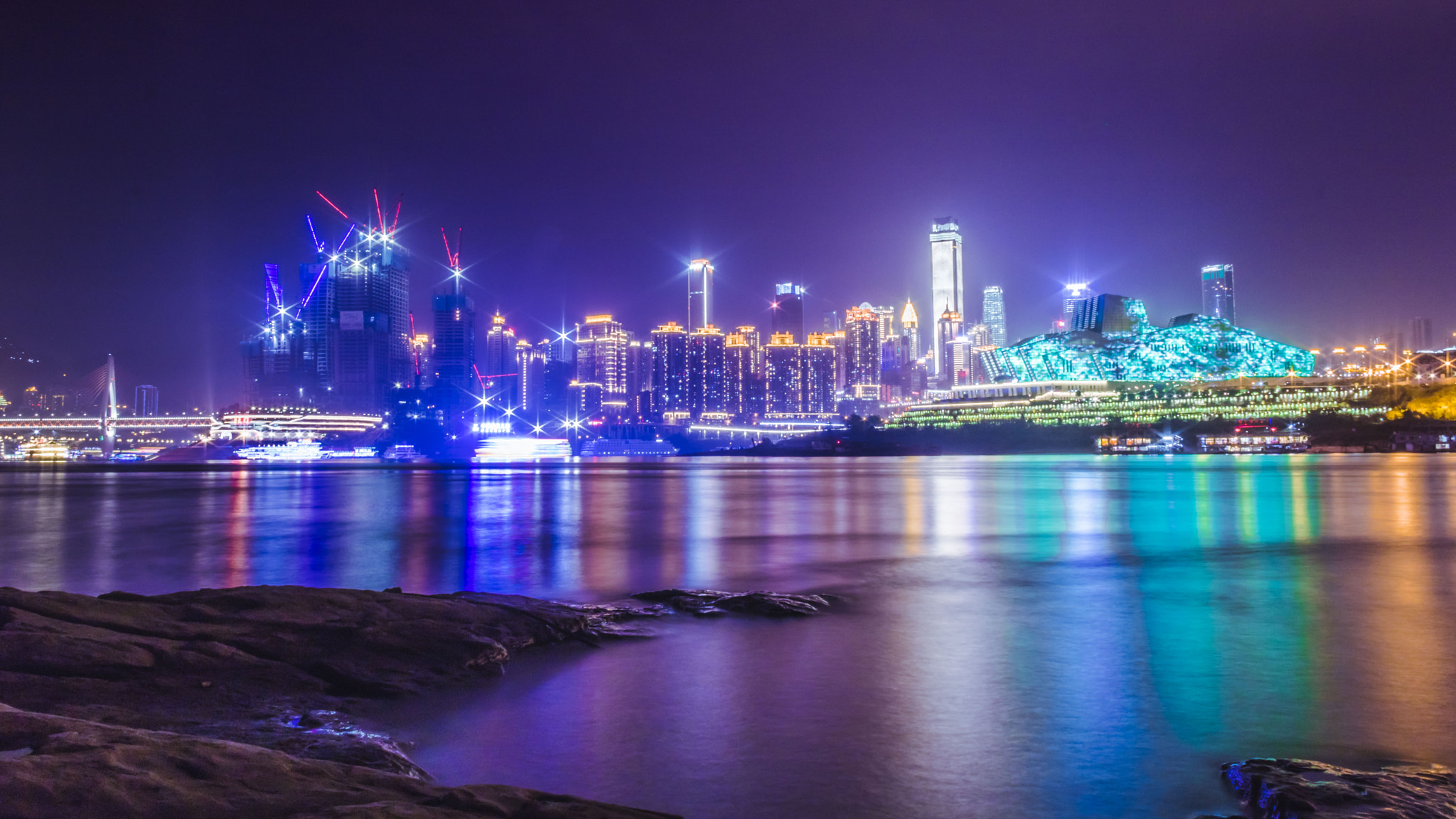 Canon EOS 760D (EOS Rebel T6s / EOS 8000D) + Canon EF-S 18-135mm F3.5-5.6 IS sample photo. One night in chongqing photography